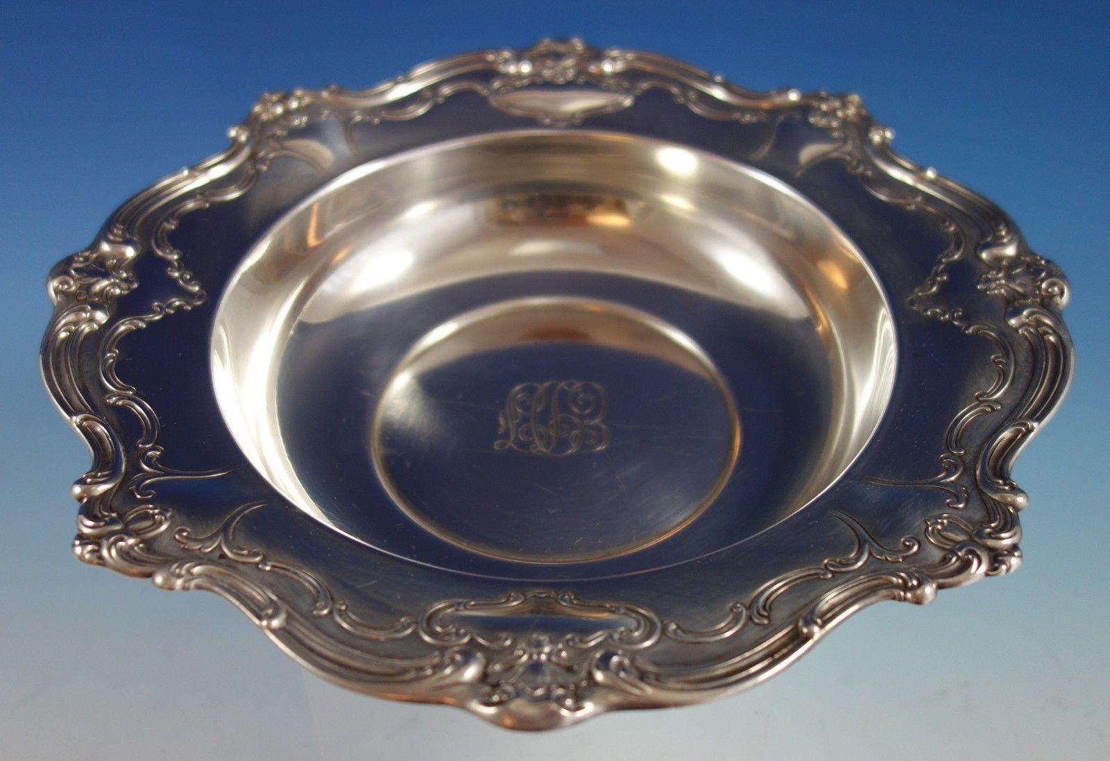 Stunning Chantilly by Gorham sterling silver fruit bowl marked #745. The piece measures 10 1/2 x 2 and weighs 15.5 troy ounces. It is monogrammed EDF (see photos), and is in excellent condition. Beautiful!



   