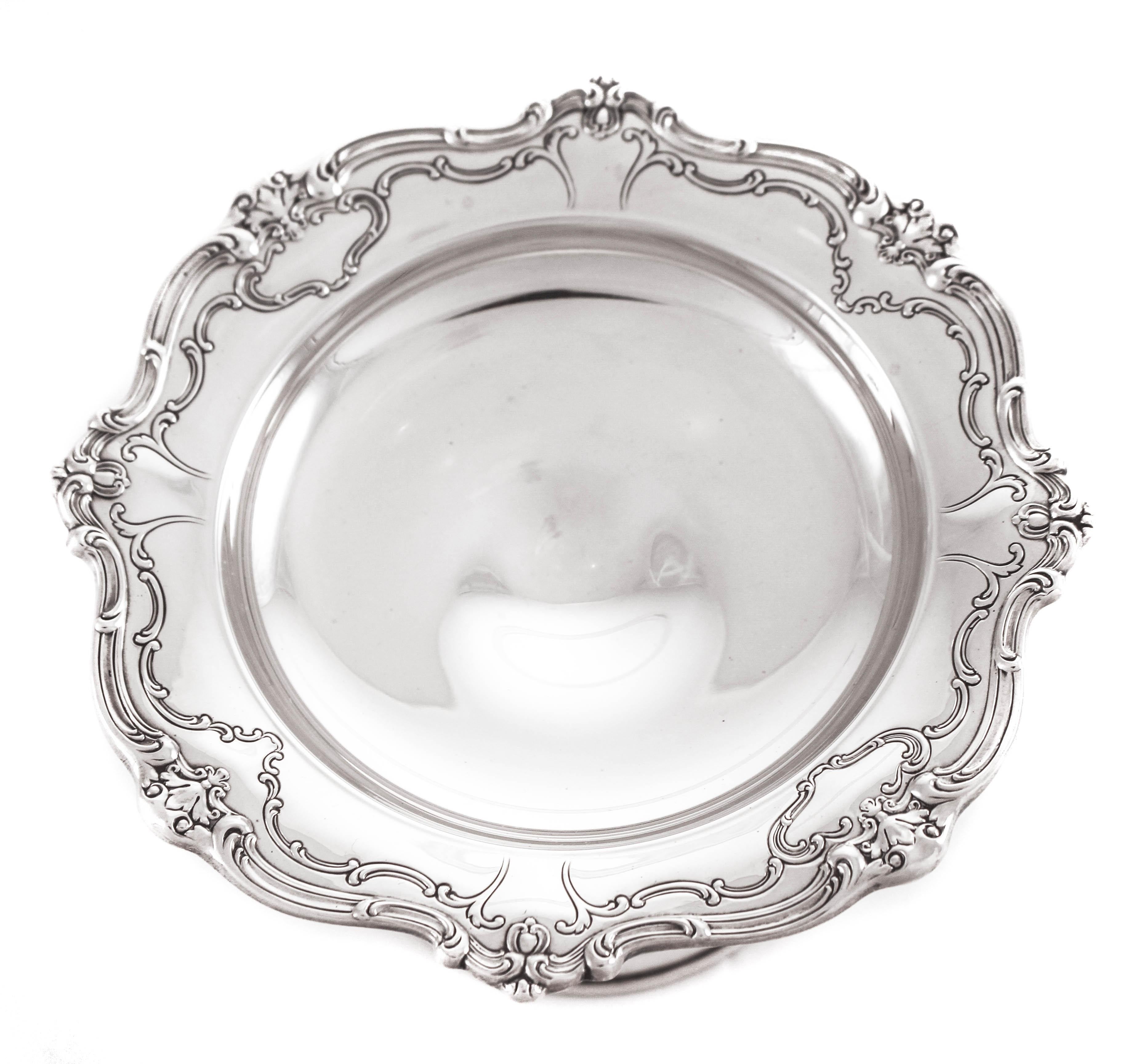 The Chantilly pattern is considered one of the most famous patterns ever made. It’s name has become synonymous with the Gorham Company. First introduced in 1895, it has delighted customers ever since then. They have a scalloped edge with an etching