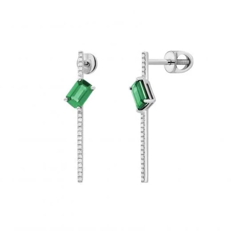 Chaos Dangle Diamond Emerald White 14k Gold Earrings for Her In Fair Condition For Sale In Montreux, CH