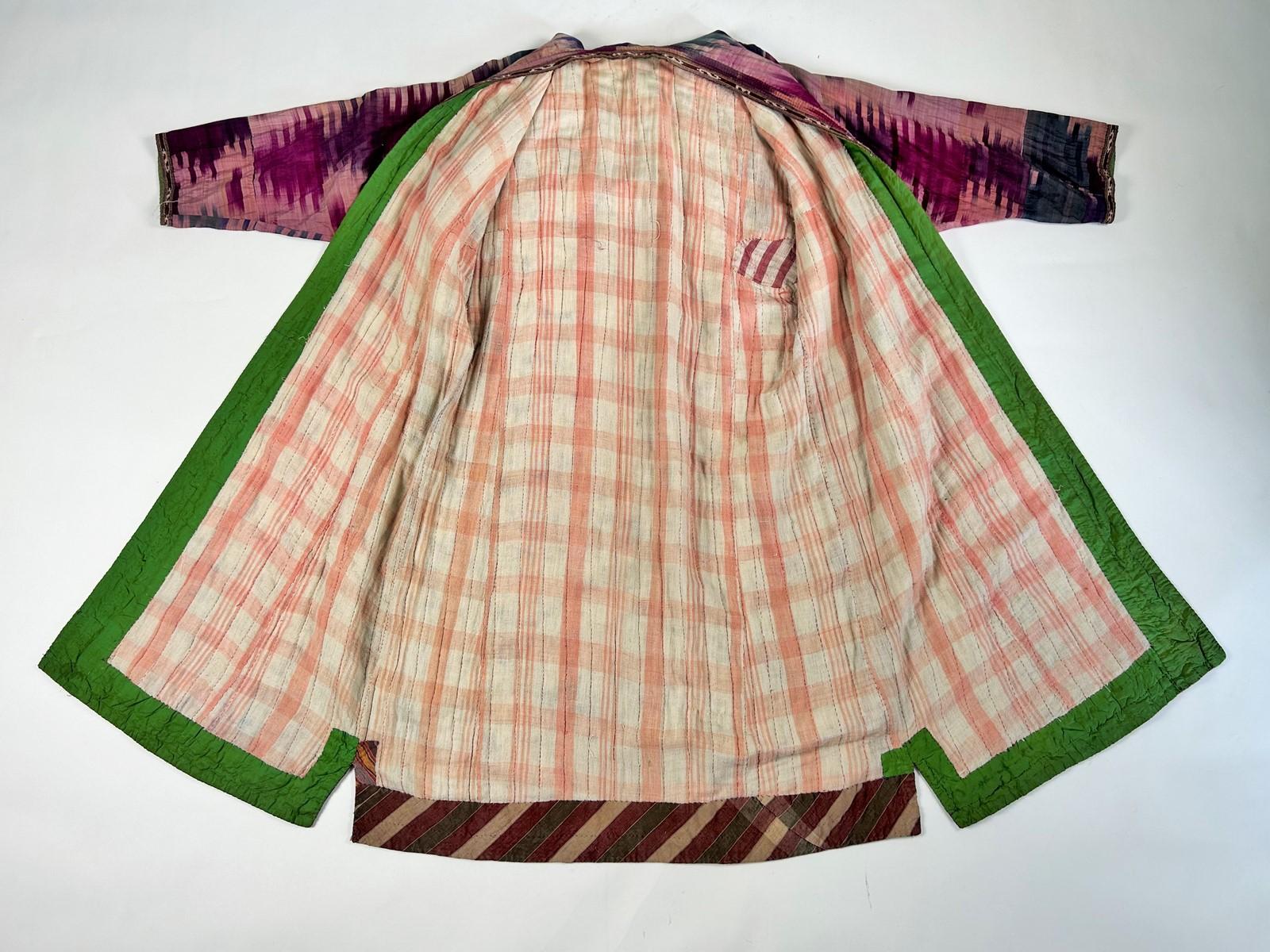 Chapan coat in silk ikat - Uzbekistan Circa 1900-1950 For Sale 7