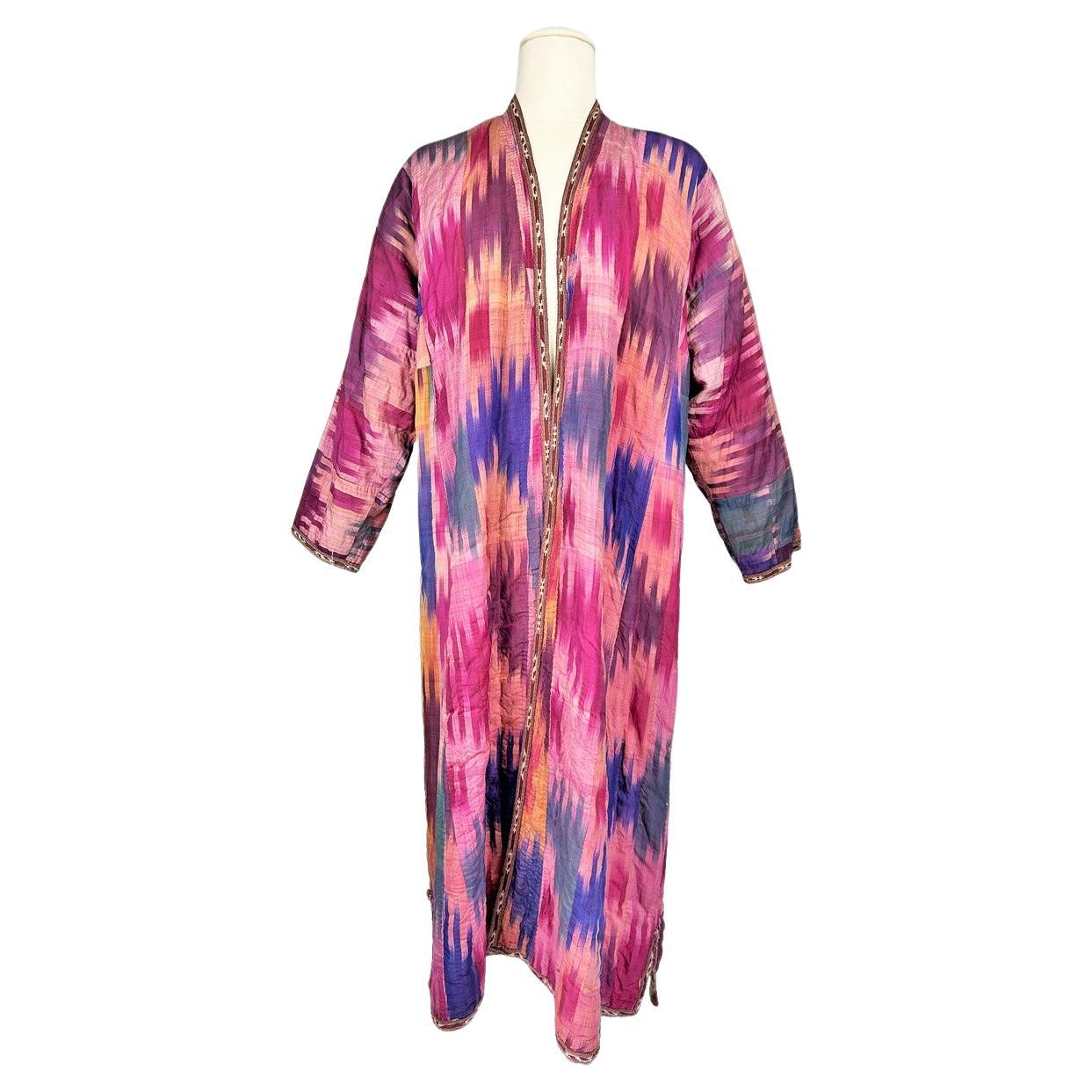 Chapan coat in silk ikat - Uzbekistan Circa 1900-1950 For Sale