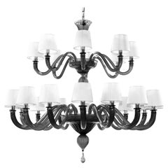 Lampadario 16+8 bracci in vetro di Murano grigio scuro con paralumi bianchi di Multiforme