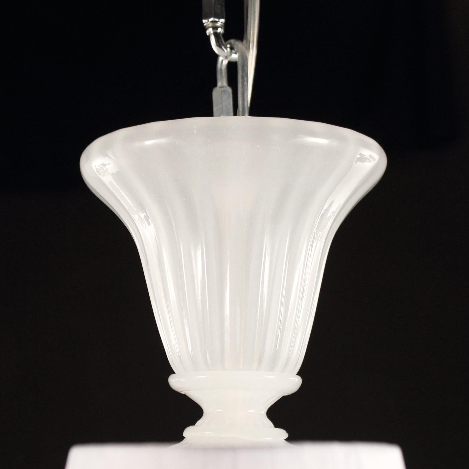 Lustre 6+3 bras de lumière en verre de Murano de soie:: abat-jour Chapeau blanc de Multiforme Neuf - En vente à Trebaseleghe, IT
