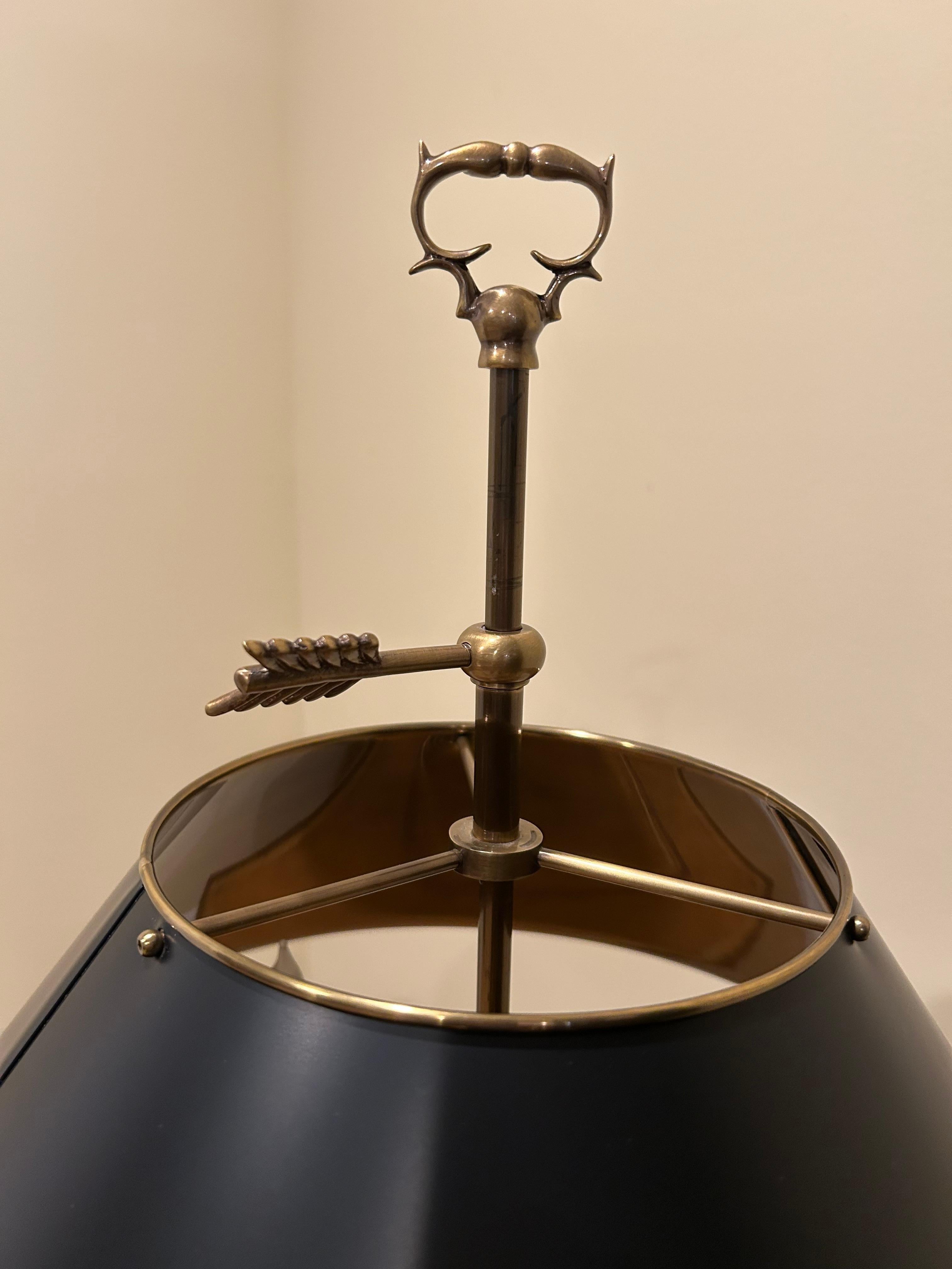 Métal Lampe de table Buillotte Chapman 3 Horn en laiton antique en vente