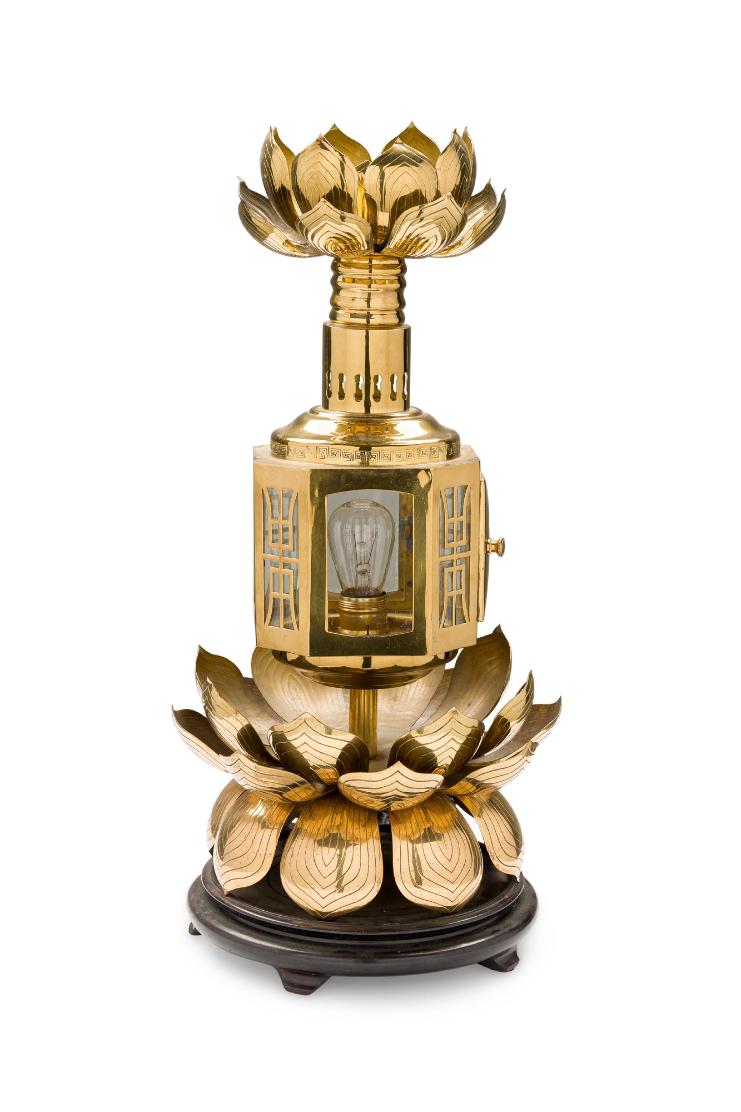 Chapman American Mid-Century Messing Chinesisch Lotus Laterne (amerikanisch) im Angebot