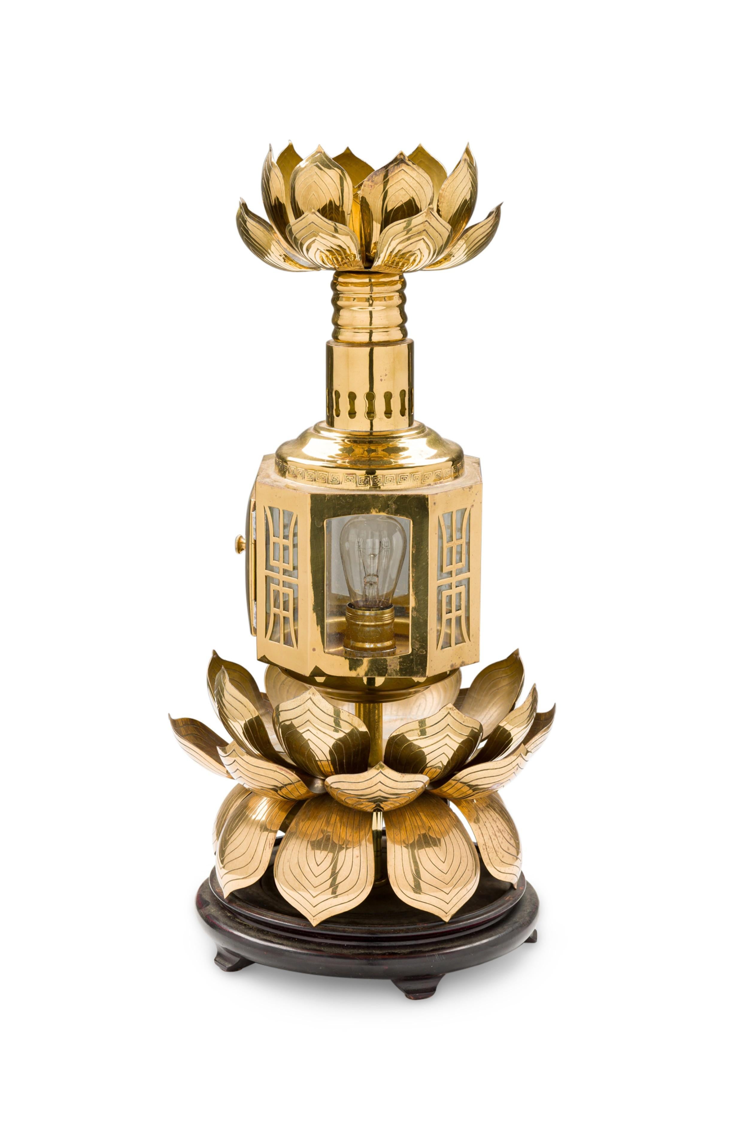 Chapman American Mid-Century Messing Chinesisch Lotus Laterne (20. Jahrhundert) im Angebot