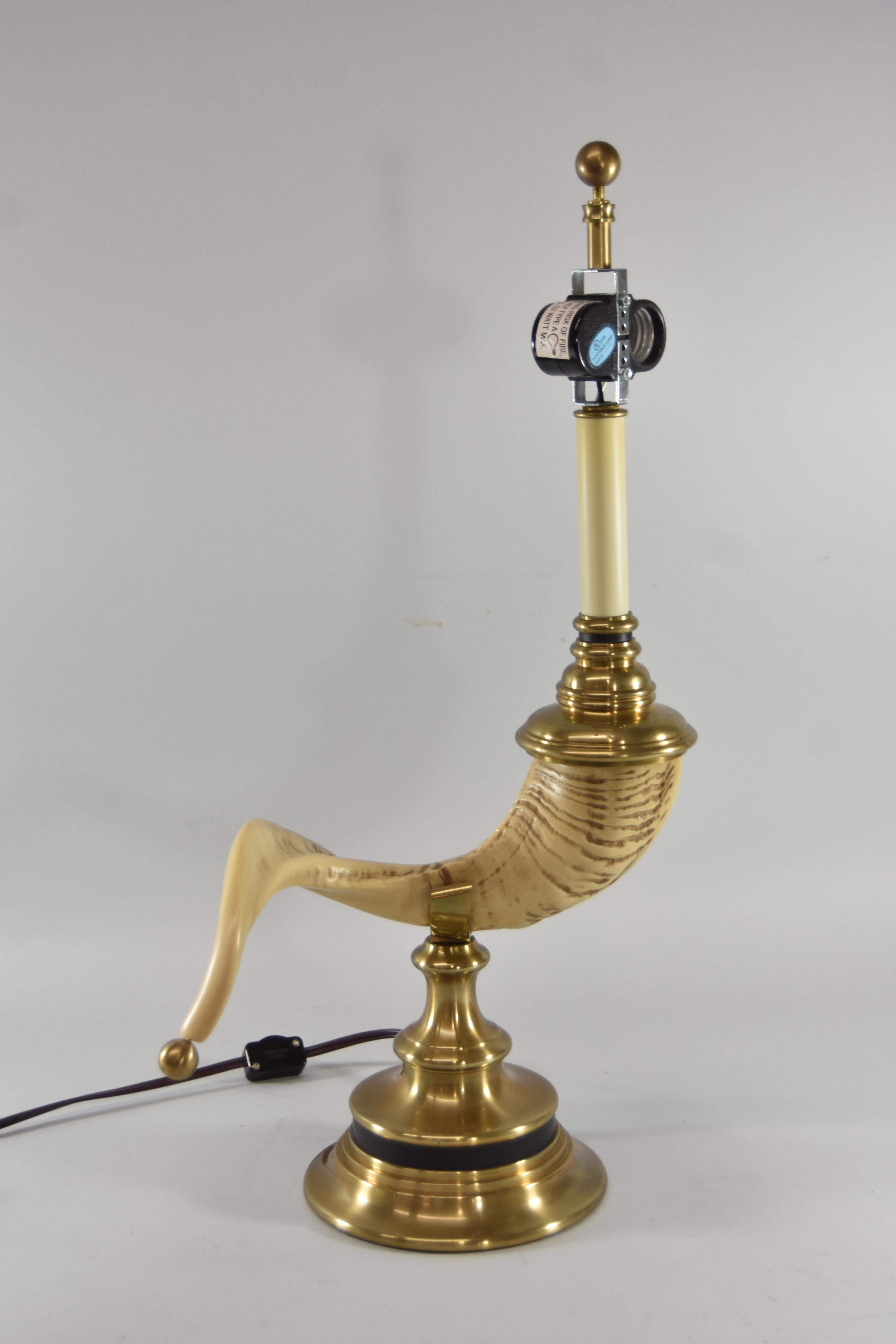 Chapman Brass and Rams Horn Desk Lamp, circa 1975 Two Sockets In Excellent Condition In Toledo, OH