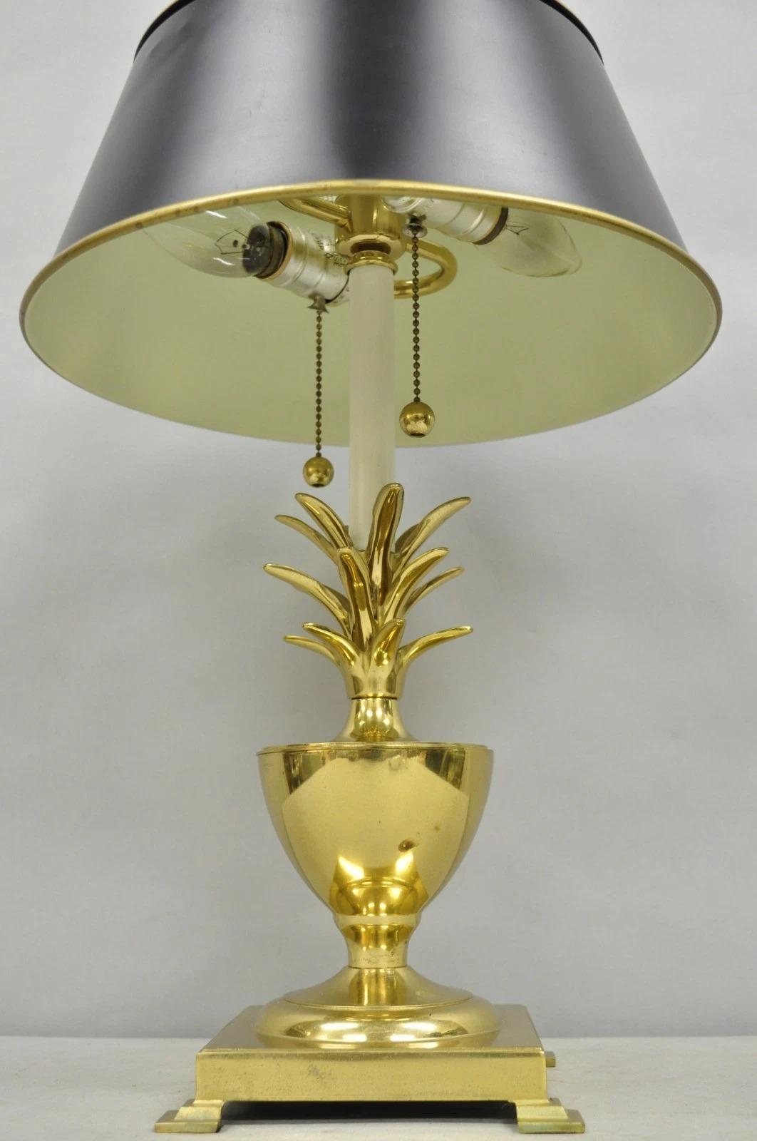 Chapman Hollywood Regency Messing Ananas Tole Metall Schwarzer Schirm Tischlampe im Angebot 1