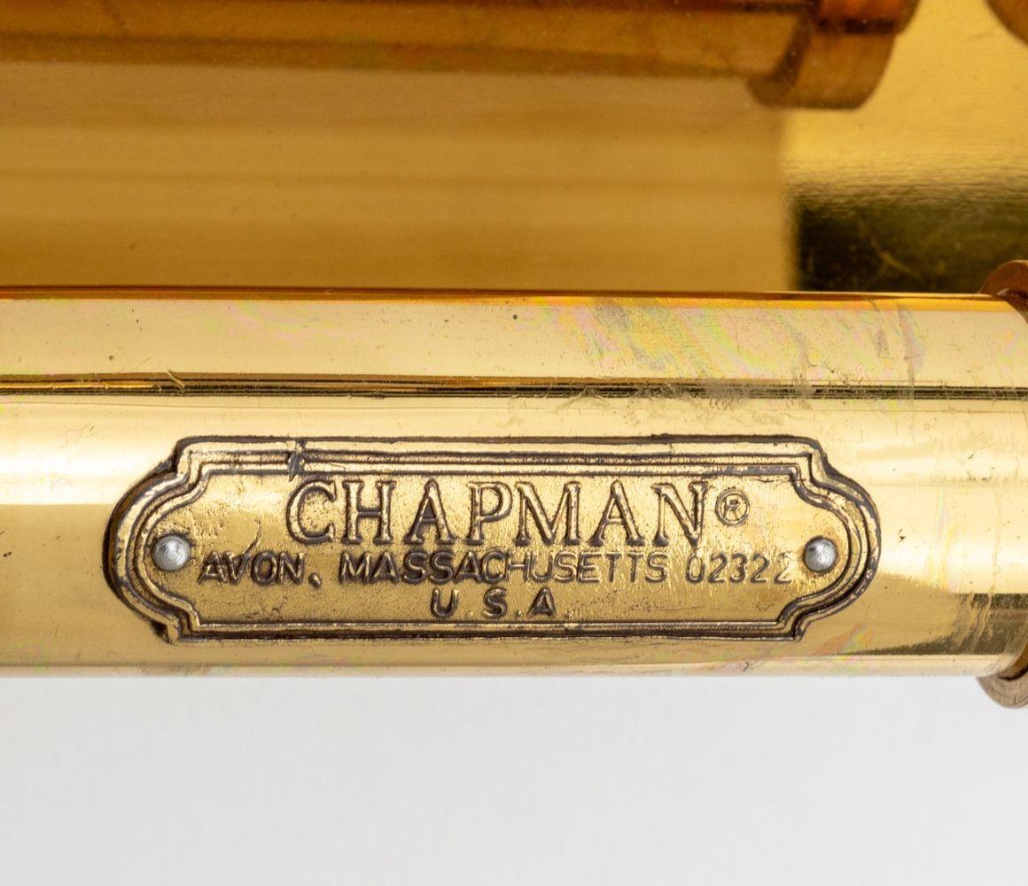 20ième siècle Paire de lampes de poche en laiton Chapman de style moderne du milieu du siècle dernier en vente
