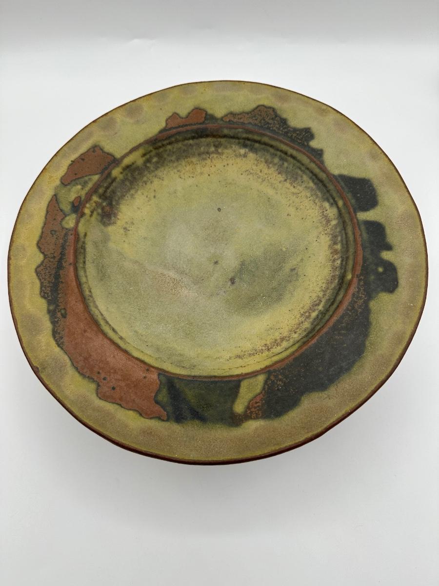 De Chapman Pottery, un precioso cuenco de cerámica que contiene una docena de exquisitos huevos hechos a mano. Cada huevo es una escultura única en sí misma... ¡así que 13 piezas hechas a mano por el precio de una! El cuenco en sí es precioso. De la