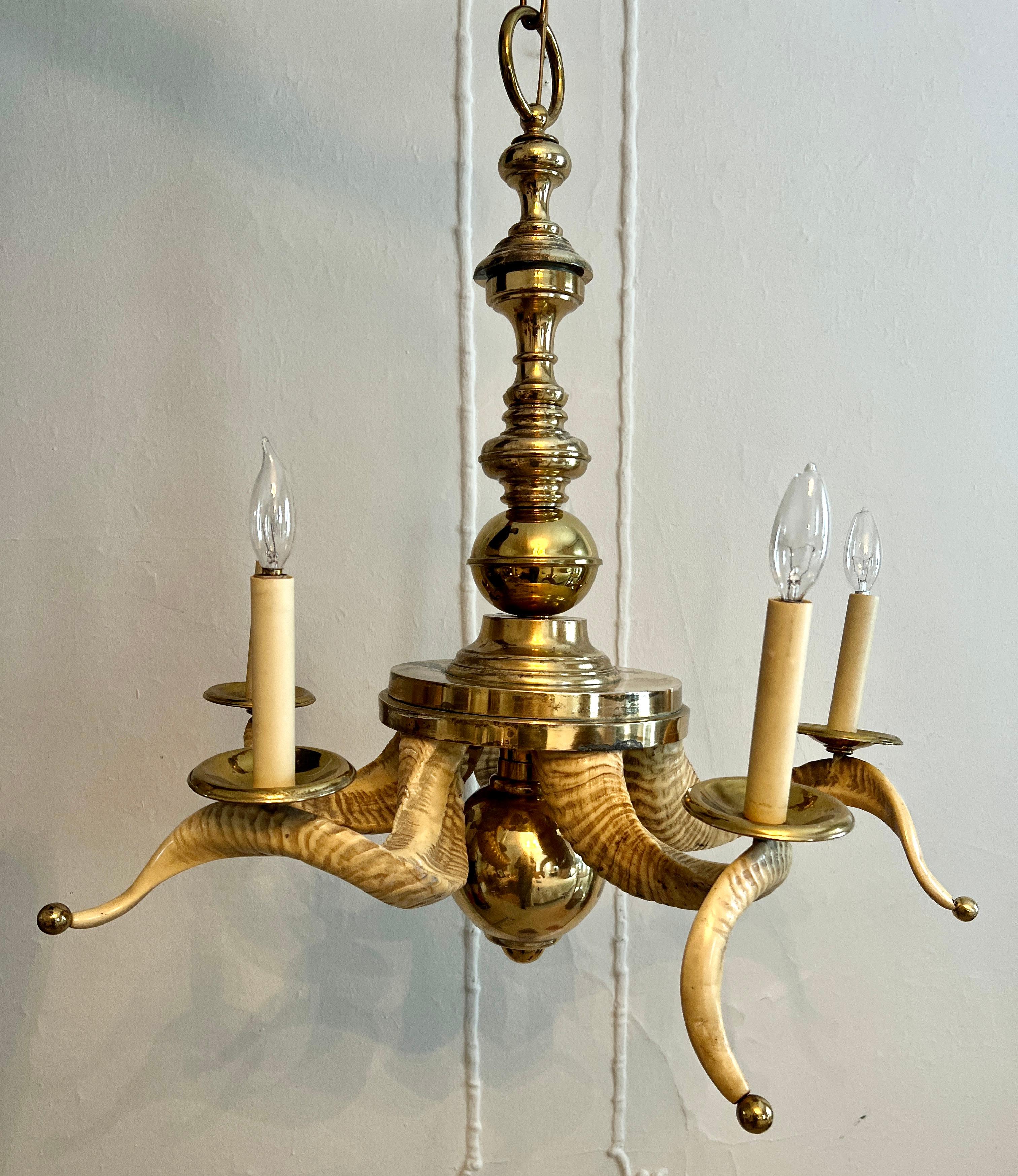 Chapman Rams Horn and Brass Chandelier with 5 Lights  For Sale 1