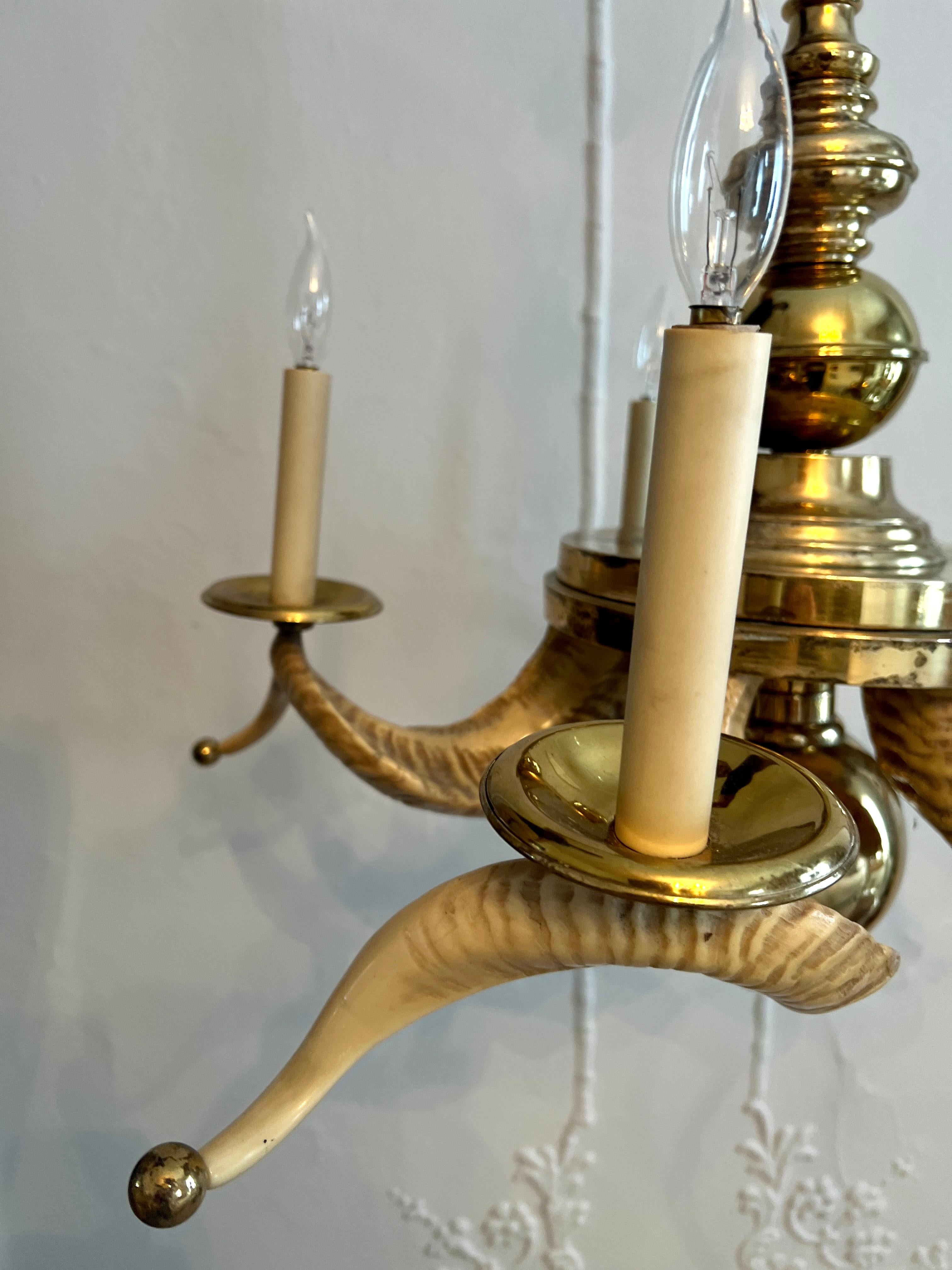 Chapman Rams Horn and Brass Chandelier with 5 Lights  For Sale 3
