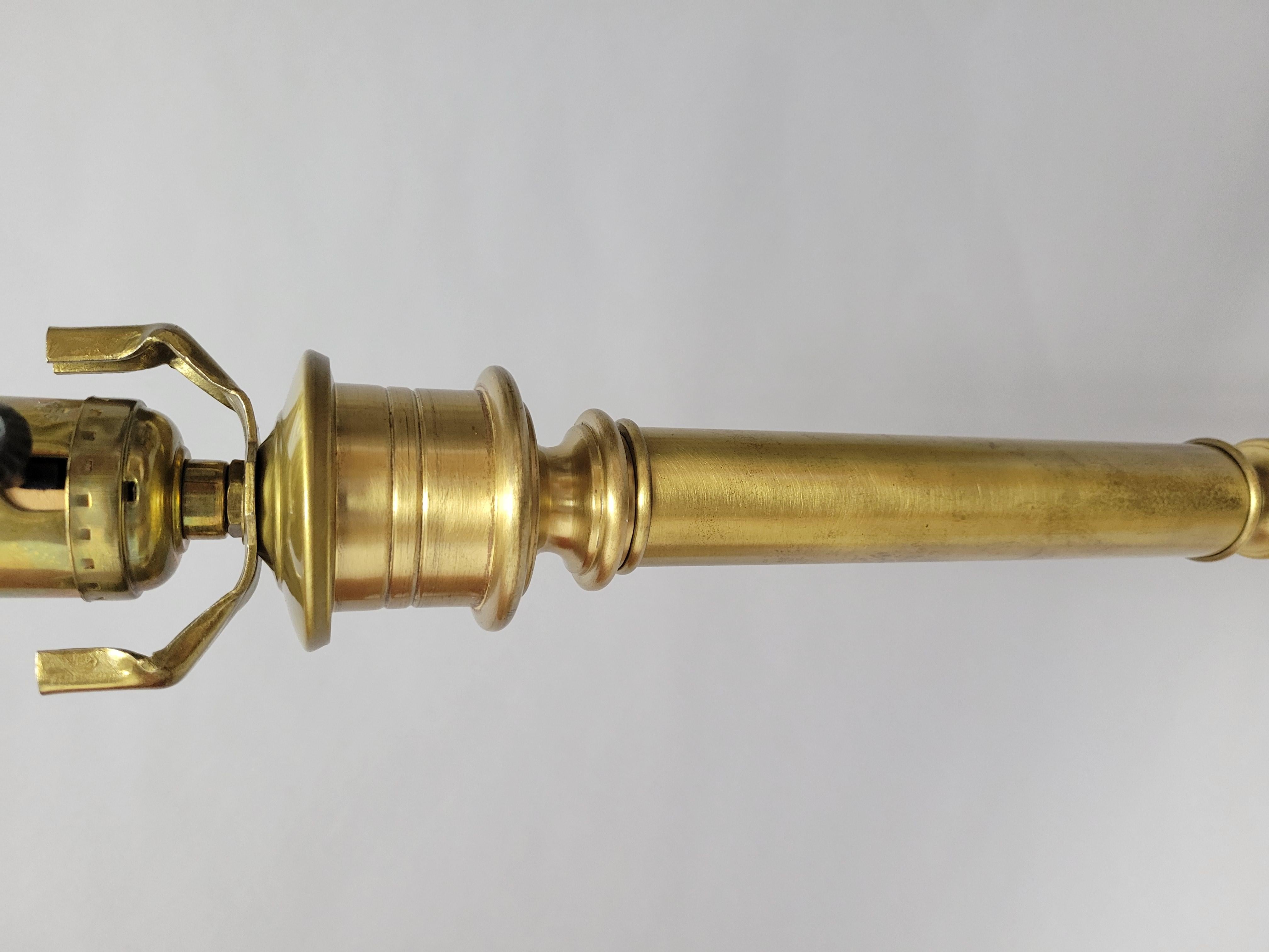 Lampe à corne en laiton de style Chapman en vente 2