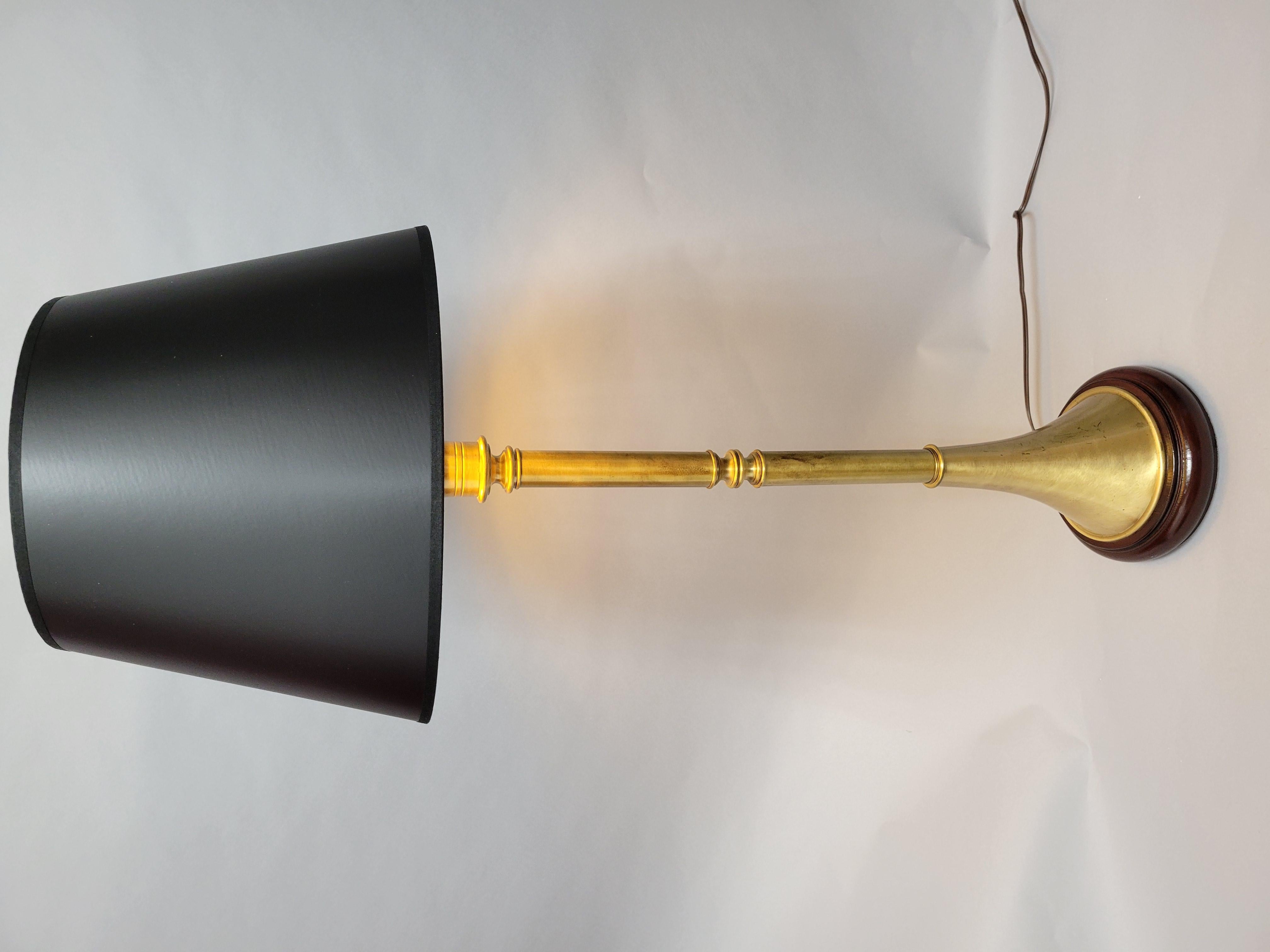Lampe à corne en laiton de style Chapman en vente 3