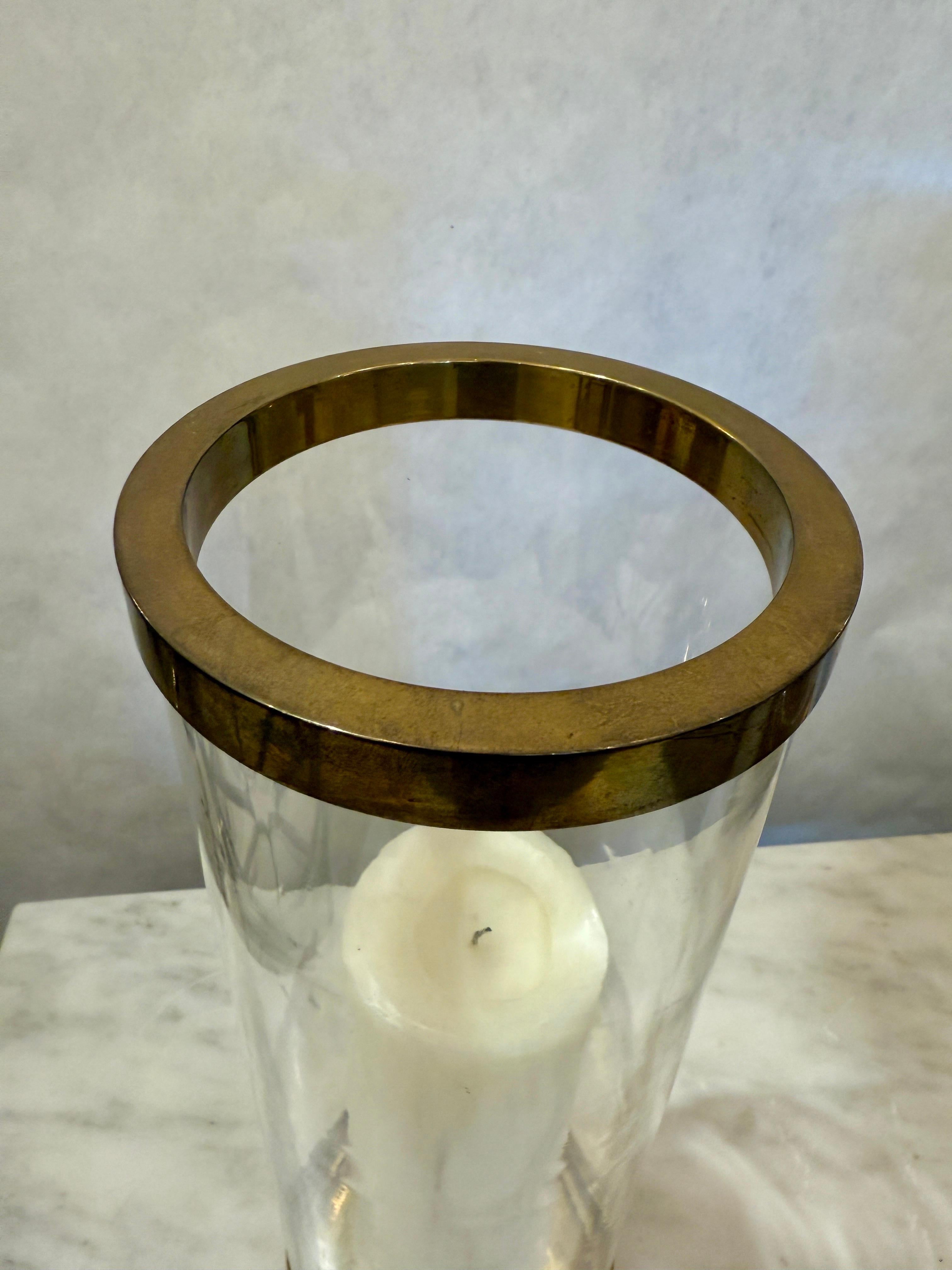 Chapman - Lanterne ouragan cylindrique en laiton et verre Bon état - En vente à North Miami, FL