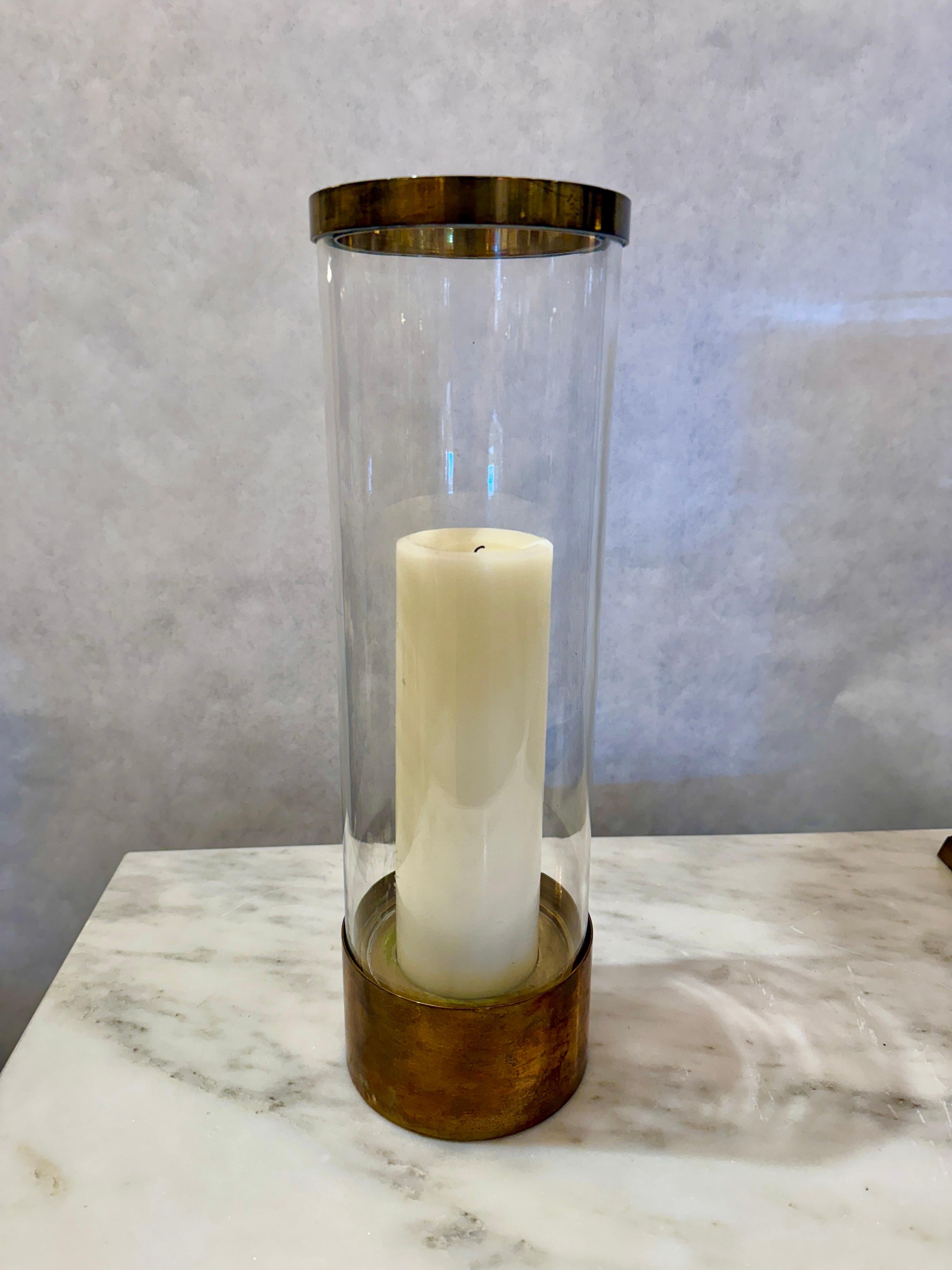Milieu du XXe siècle Chapman - Lanterne ouragan cylindrique en laiton et verre en vente