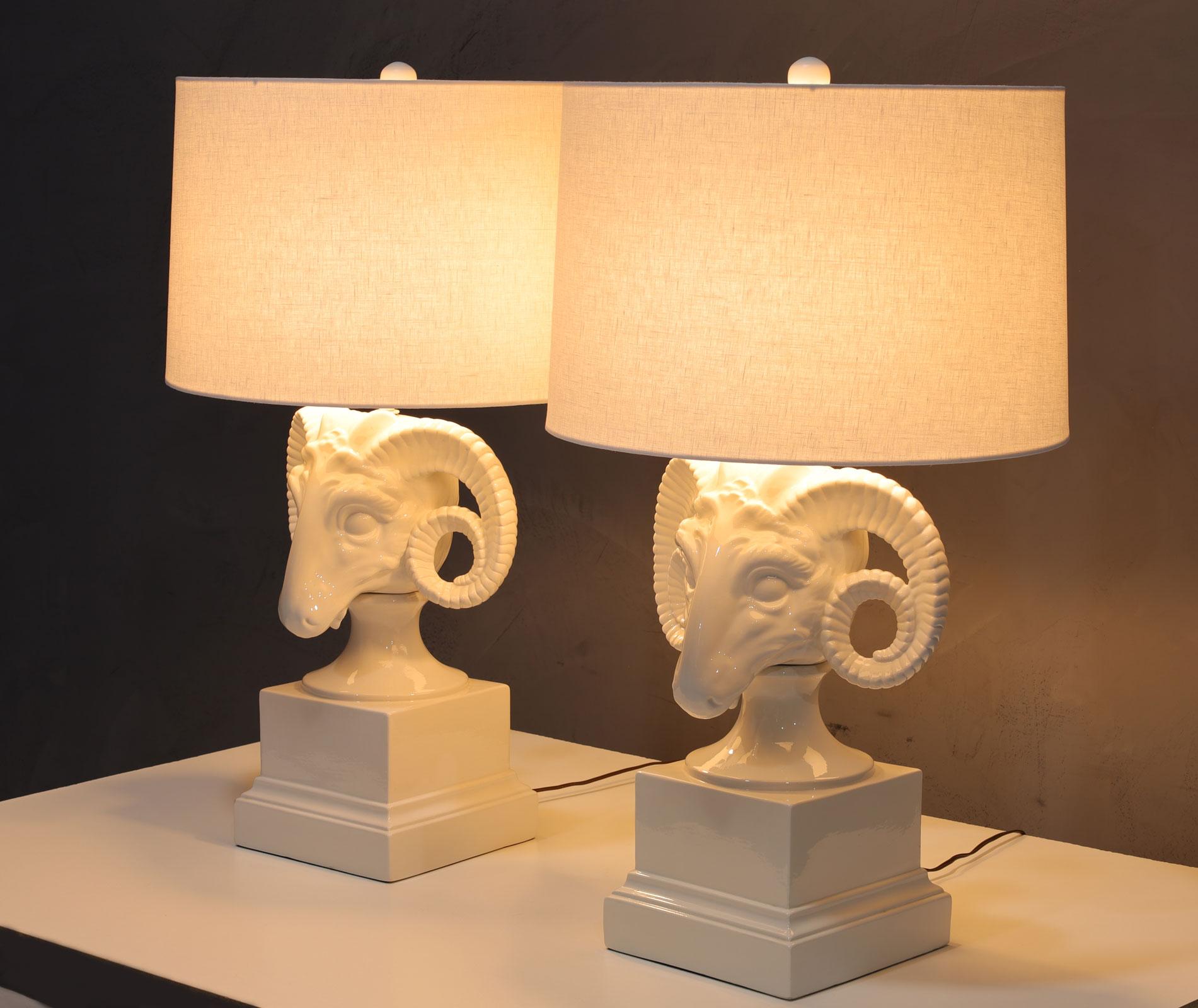 Chapman Faros Cerámicos Blancos en Bueno estado para la venta en Dallas, TX
