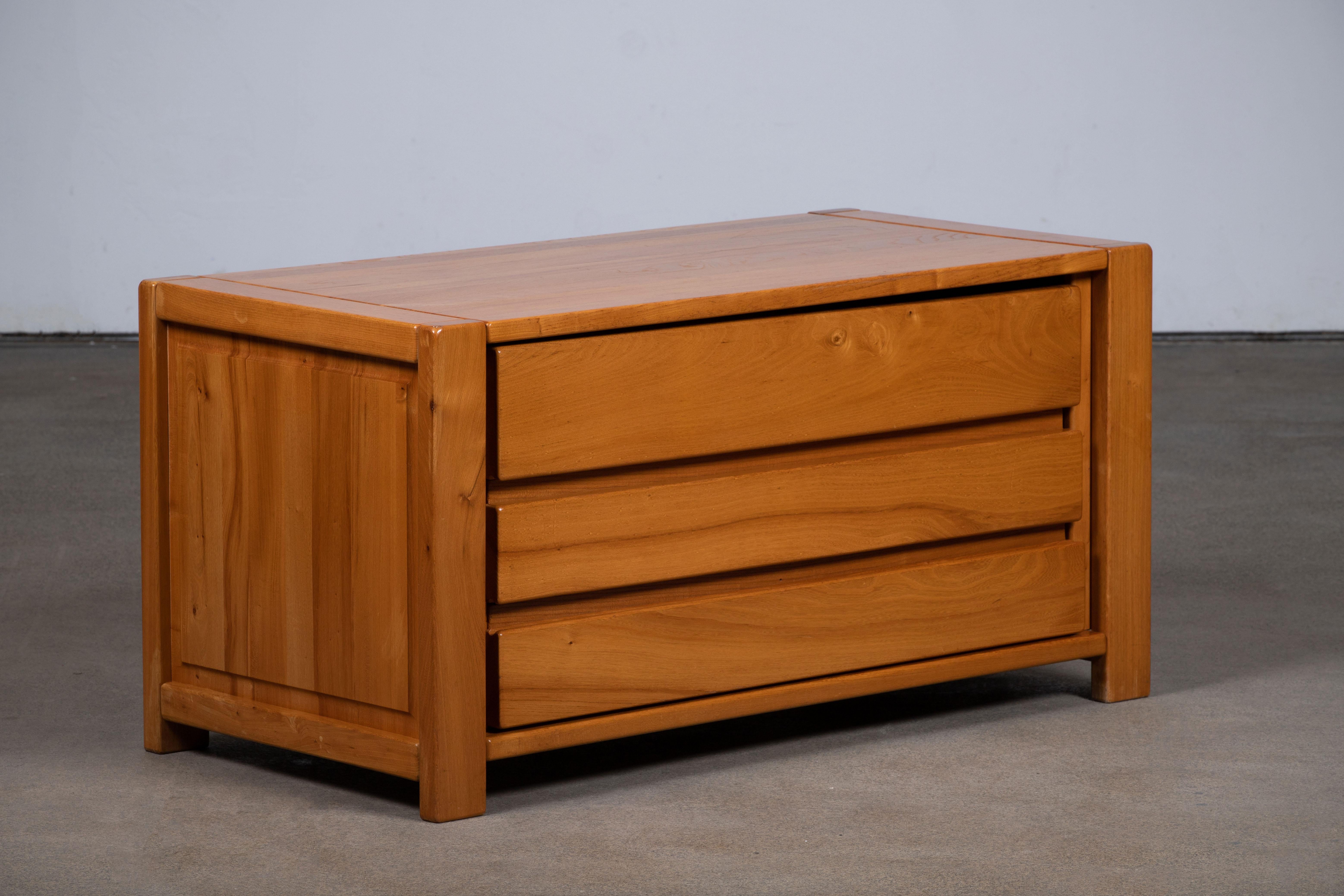 Mid-Century Modern Chapo Insp Sideboard in Solid Elm, France, 1970s For Sale