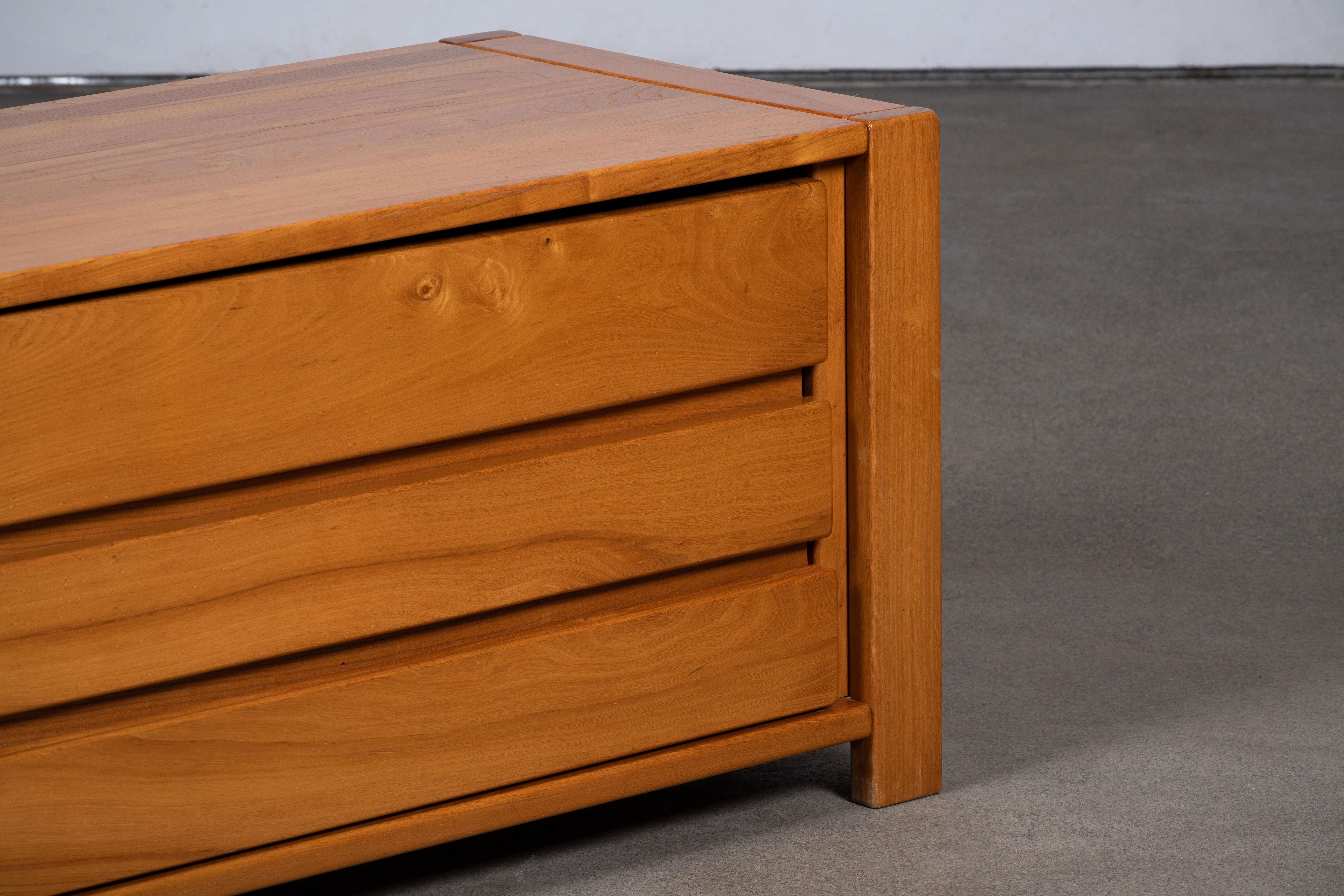 Chapo Insp Sideboard in Solid Elm, France, 1970s In Good Condition For Sale In Wiesbaden, DE