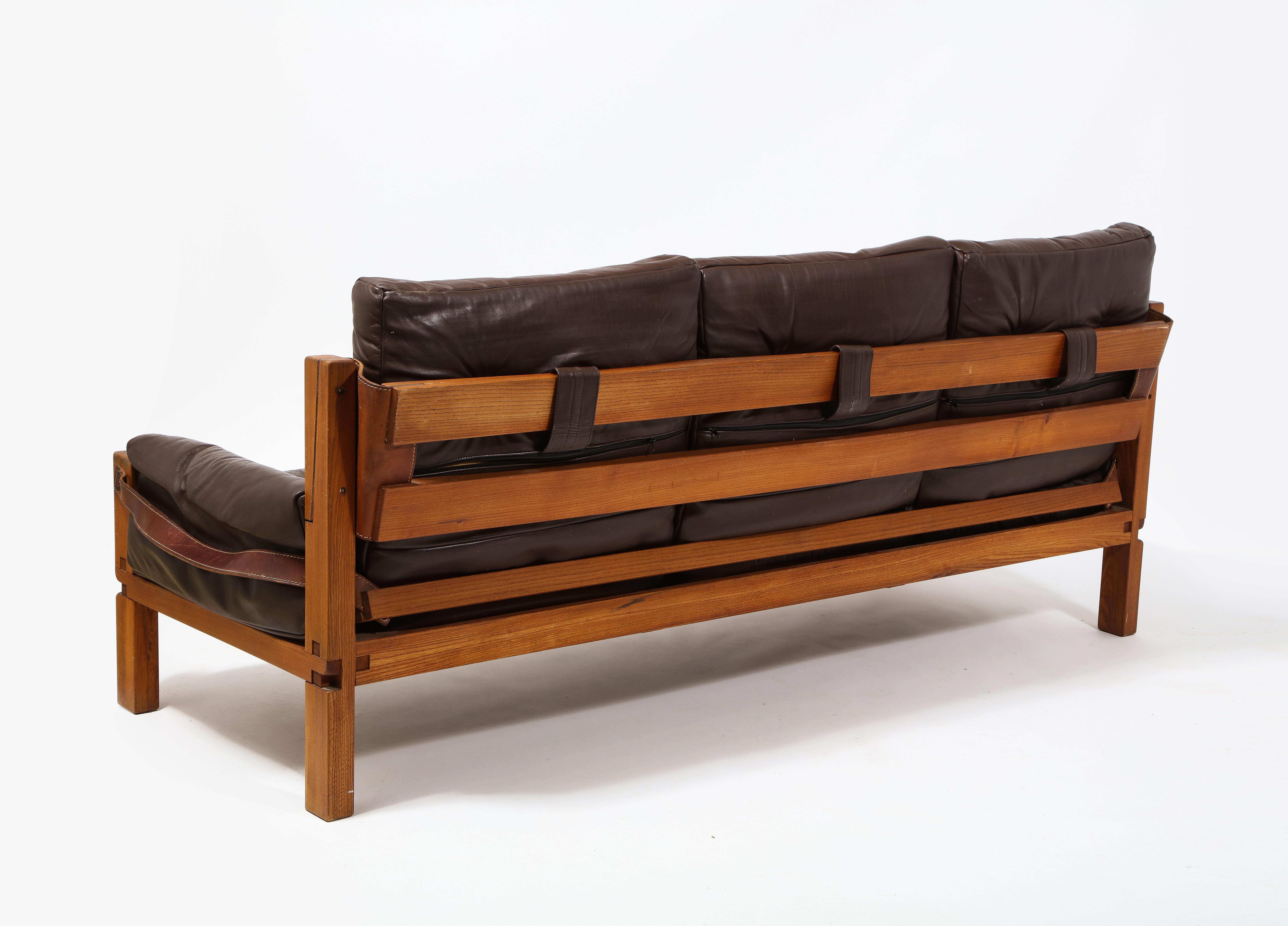 Pierre Chapo Leather & Elm Model S22R Three-Seater Sofa, France 1960's For Sale 5