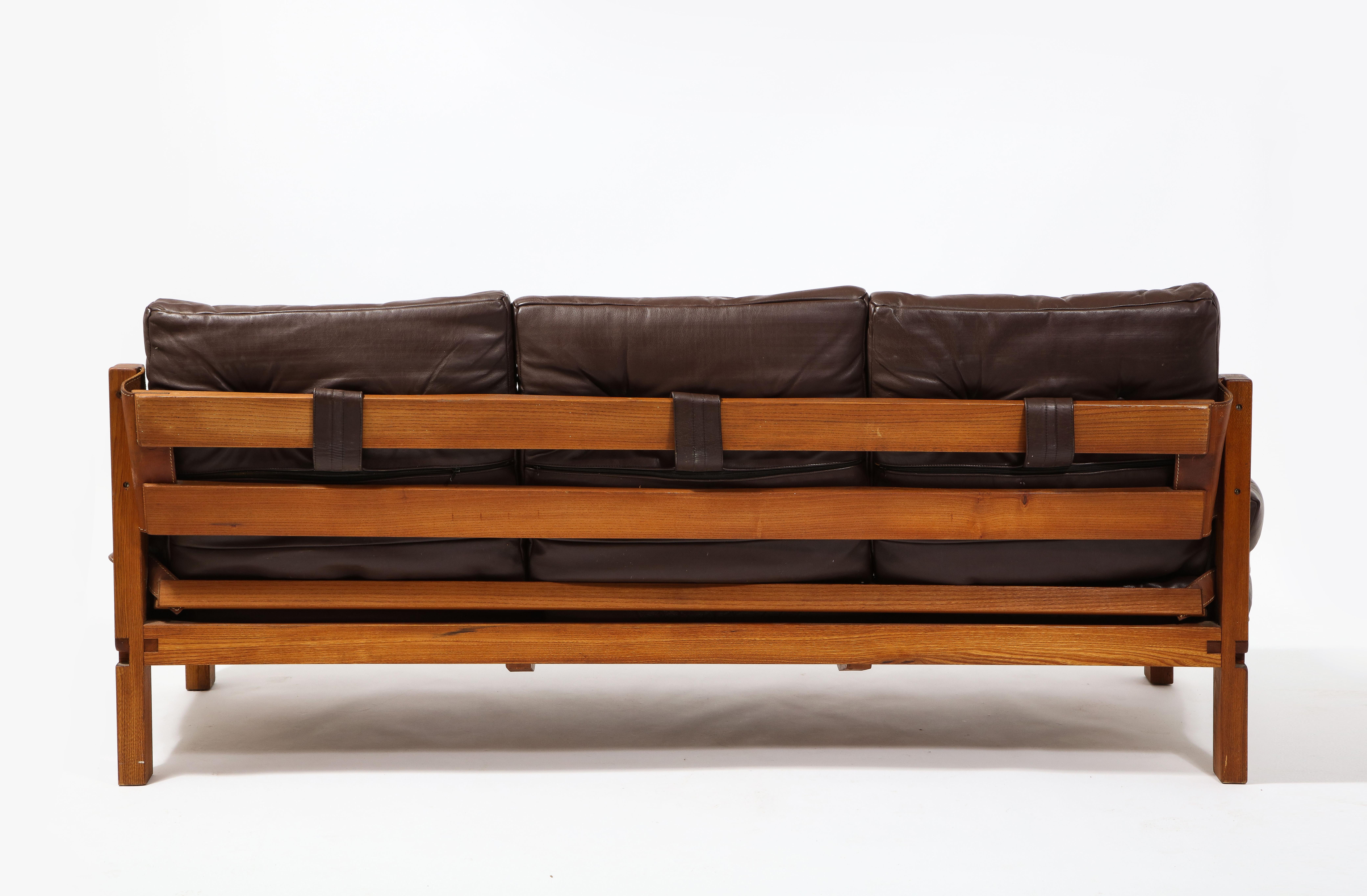 Pierre Chapo Leather & Elm Model S22R Three-Seater Sofa, France 1960's For Sale 6