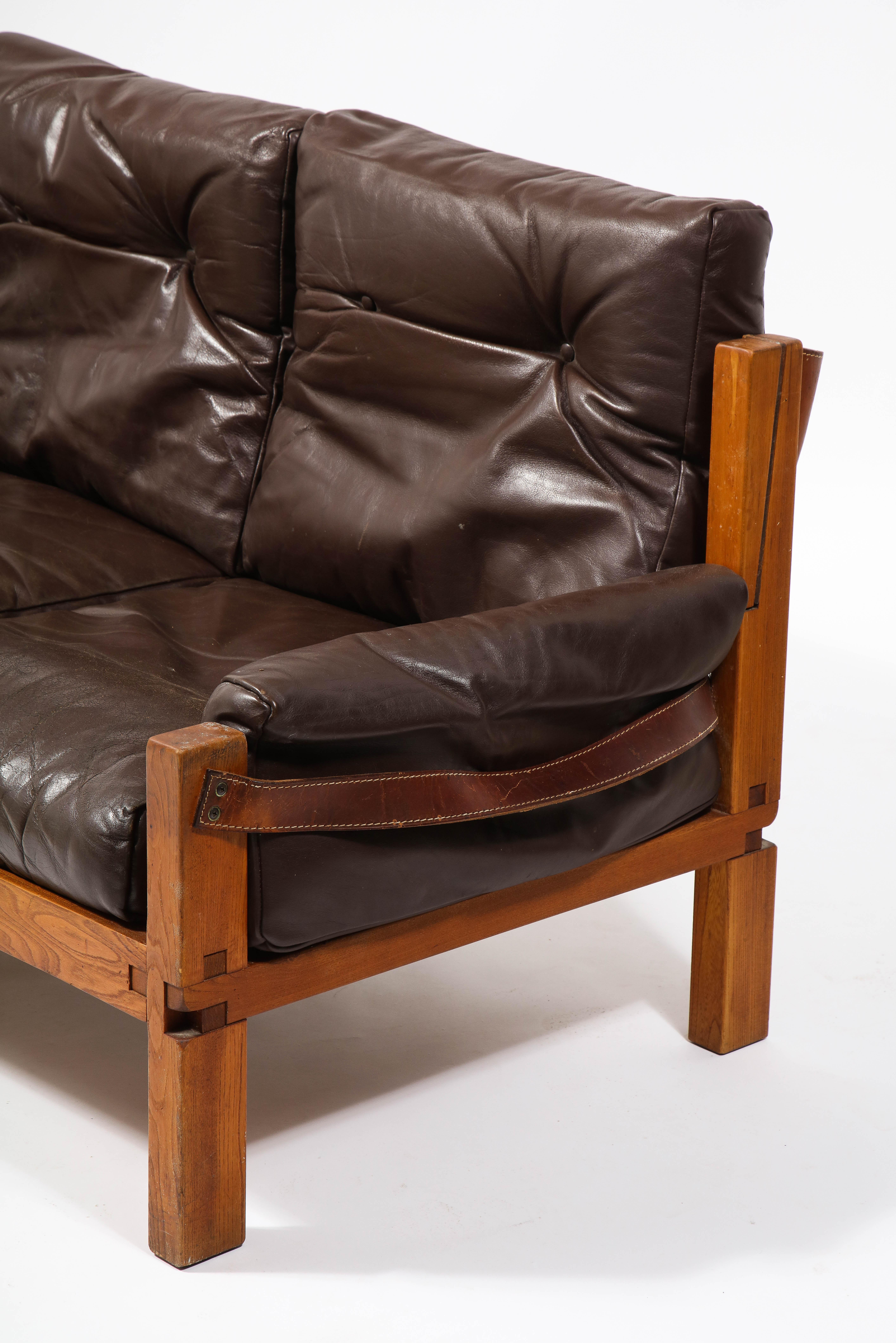20th Century Pierre Chapo Leather & Elm Model S22R Three-Seater Sofa, France 1960's For Sale