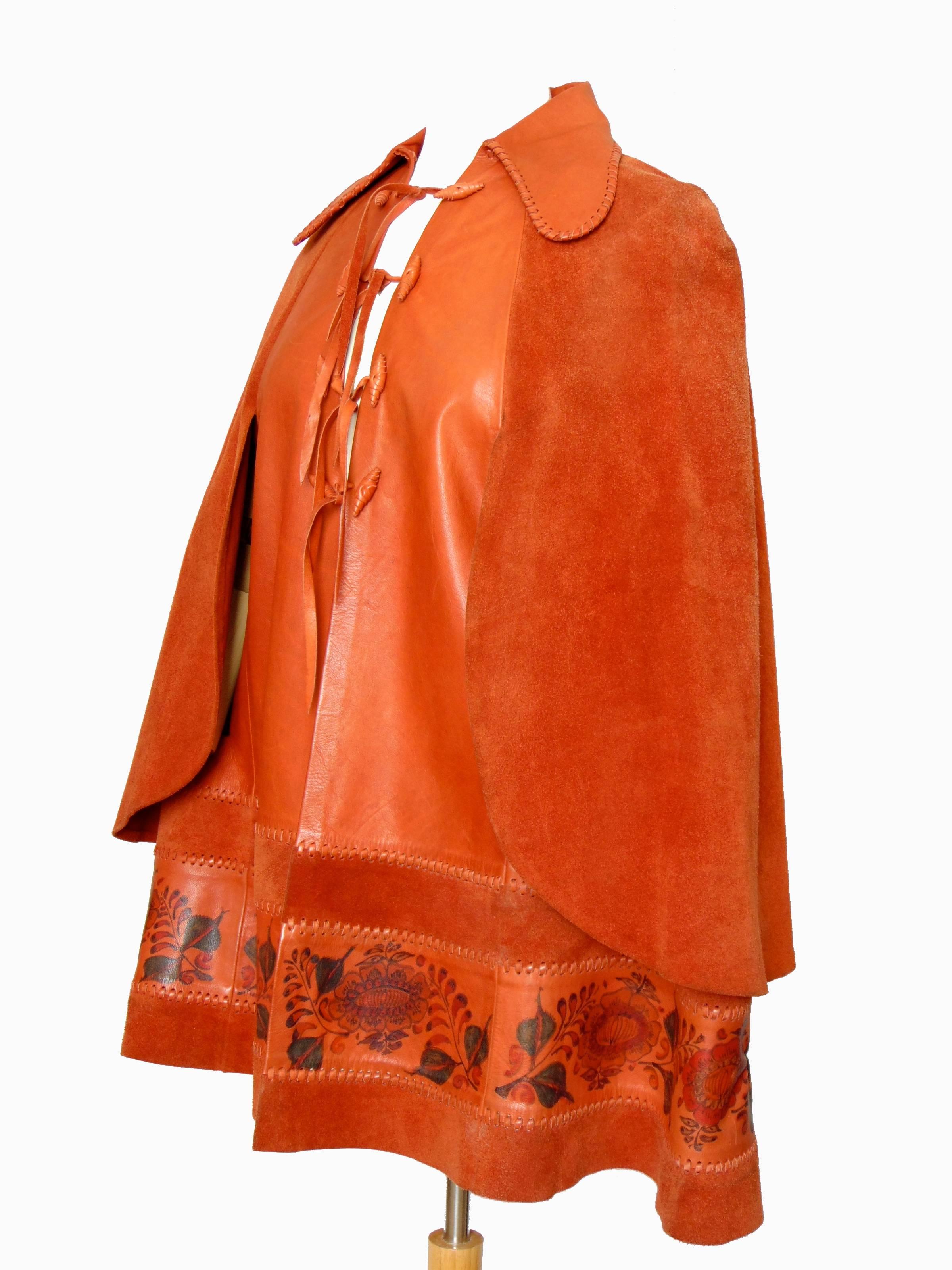 Char Leather Handpainted Cape with Suede Caplets Mexico Vintage 1970s In Good Condition In Port Saint Lucie, FL