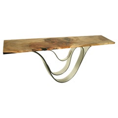 Console Chara de Raka Studio x Hamdi Studio - Table en résine et bois d'érable