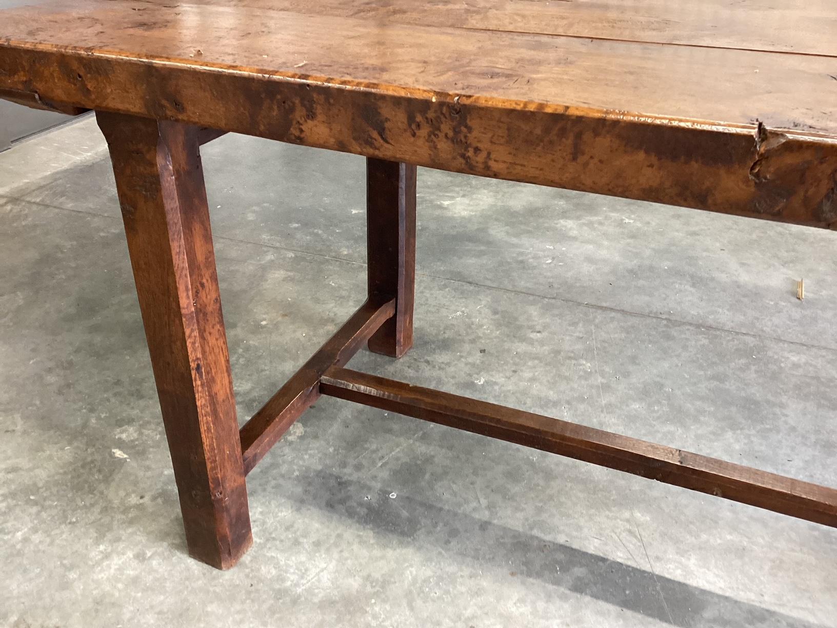 Character Rich Knotty Elm French Farm Table In Good Condition In Hopewell, NJ