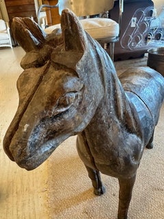 Riche sculpture de cheval primitif chinois en bois sculpté
