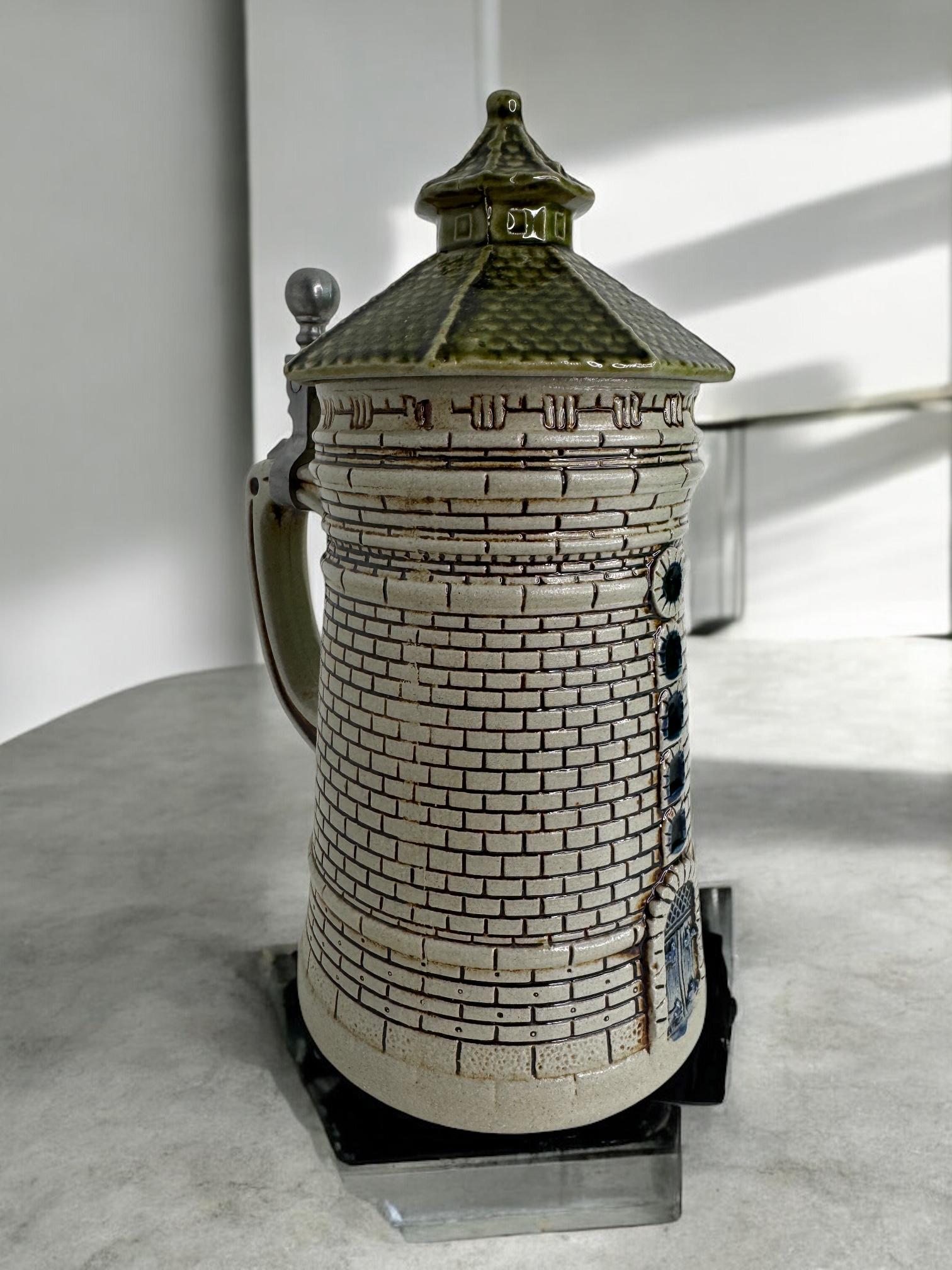 Stein de caractère de la tour de Nuremberg, City Wall Tower Stein de bière à couvercle, années 1960 en vente 3