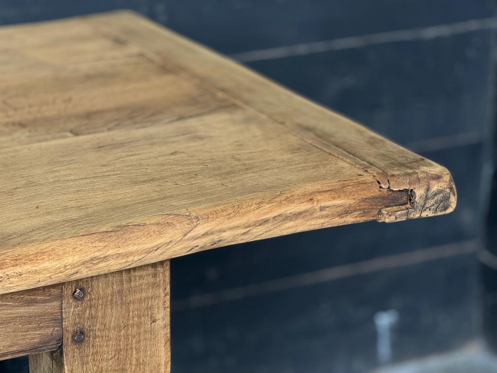 Characterful Bleached Oak Farmhouse Dining Table In Good Condition For Sale In Seaford, GB