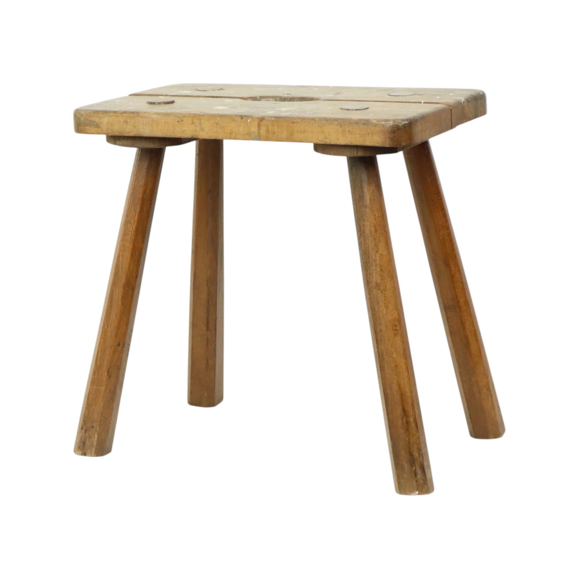 Tabouret de lait de caractère Tabouret en bois massif Rustique en vente 4