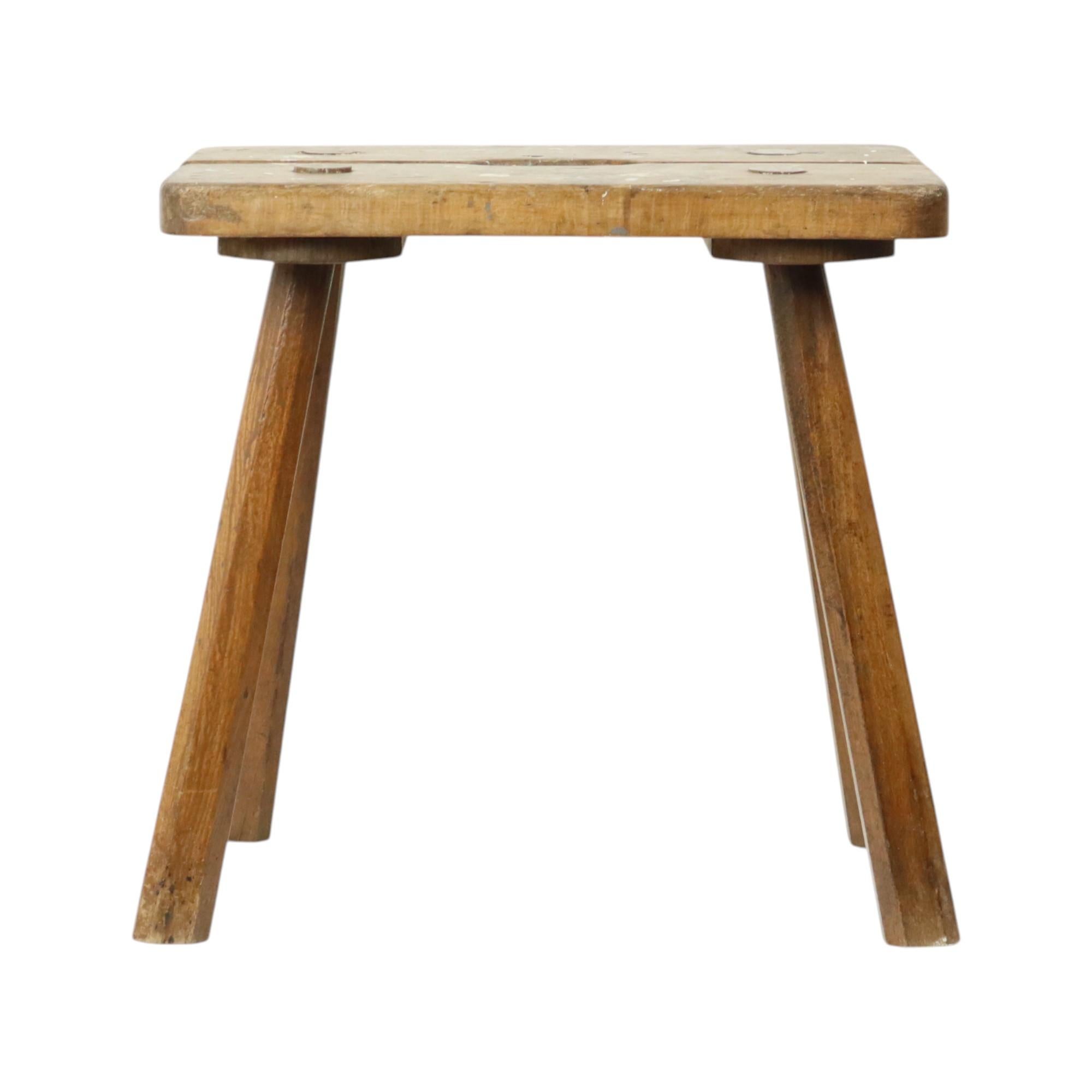 Tabouret de lait de caractère Tabouret en bois massif Rustique en vente 5
