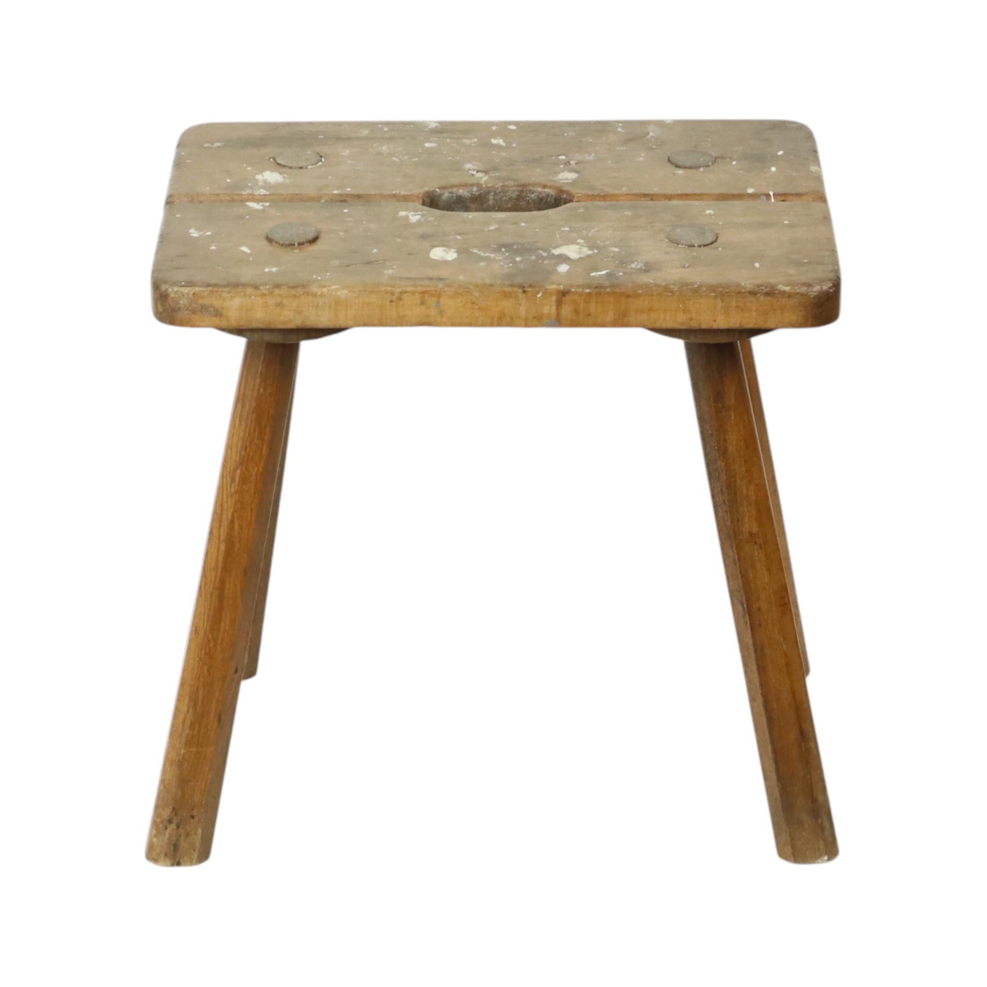 Tabouret de lait de caractère Tabouret en bois massif Rustique en vente 6