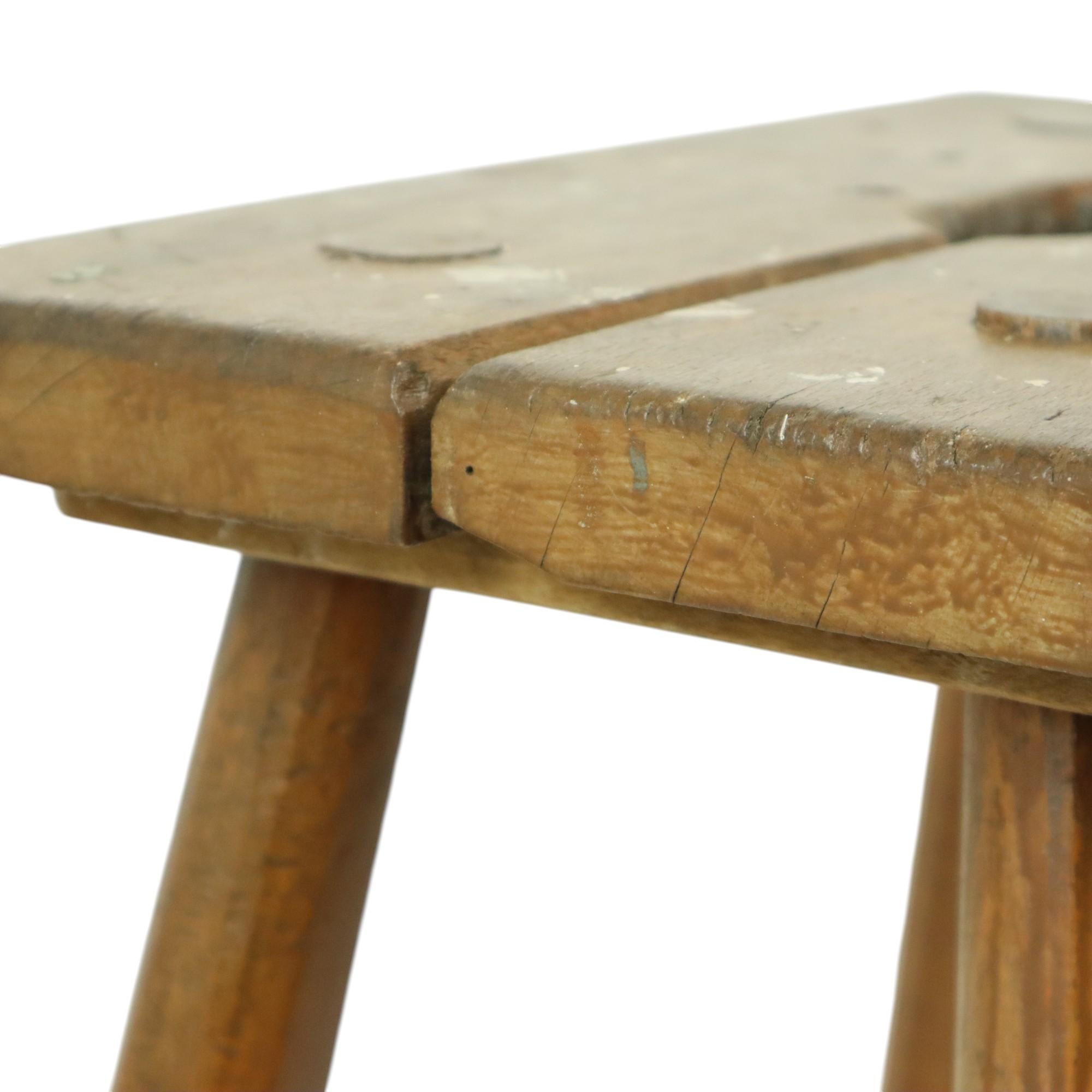Tabouret de lait de caractère Tabouret en bois massif Rustique en vente 10