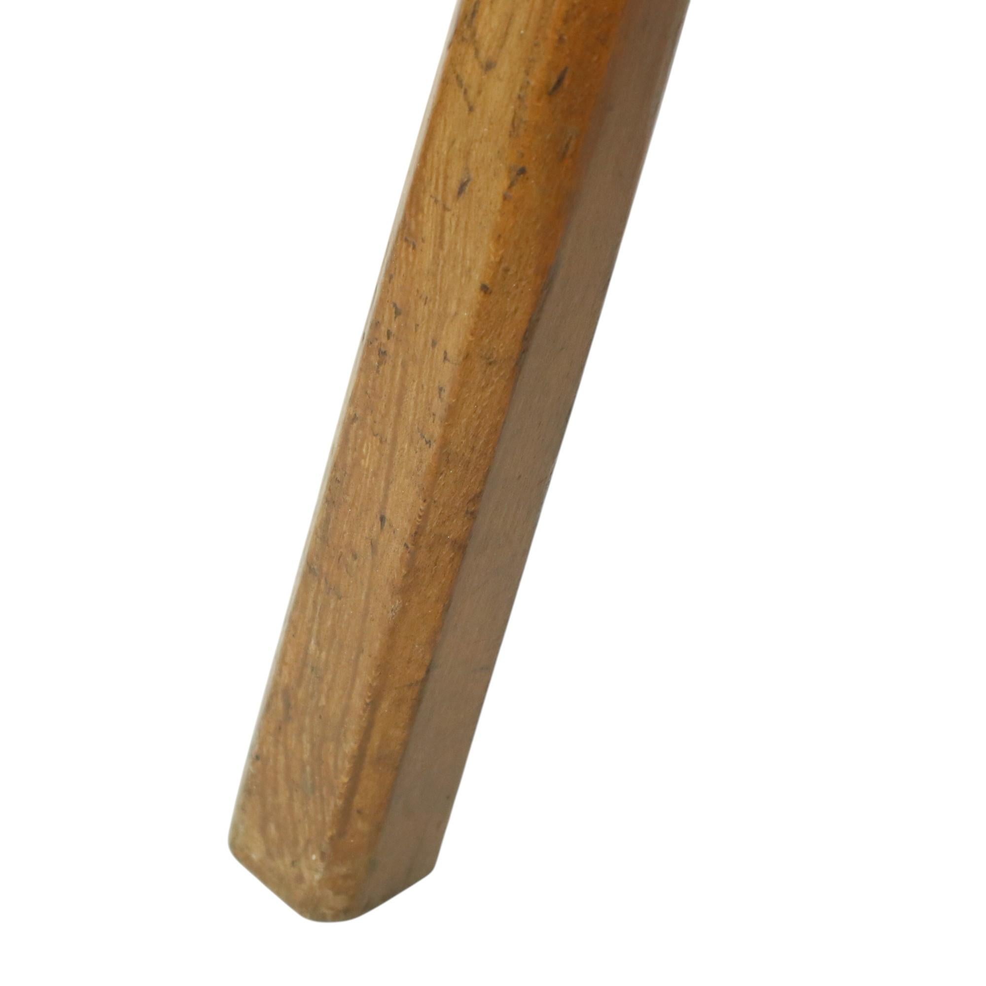 Tabouret de lait de caractère Tabouret en bois massif Rustique en vente 11