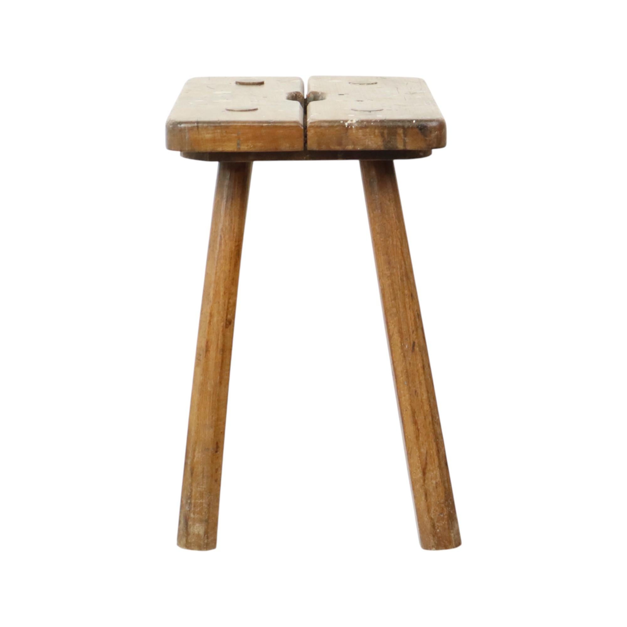 Bois Tabouret de lait de caractère Tabouret en bois massif Rustique en vente