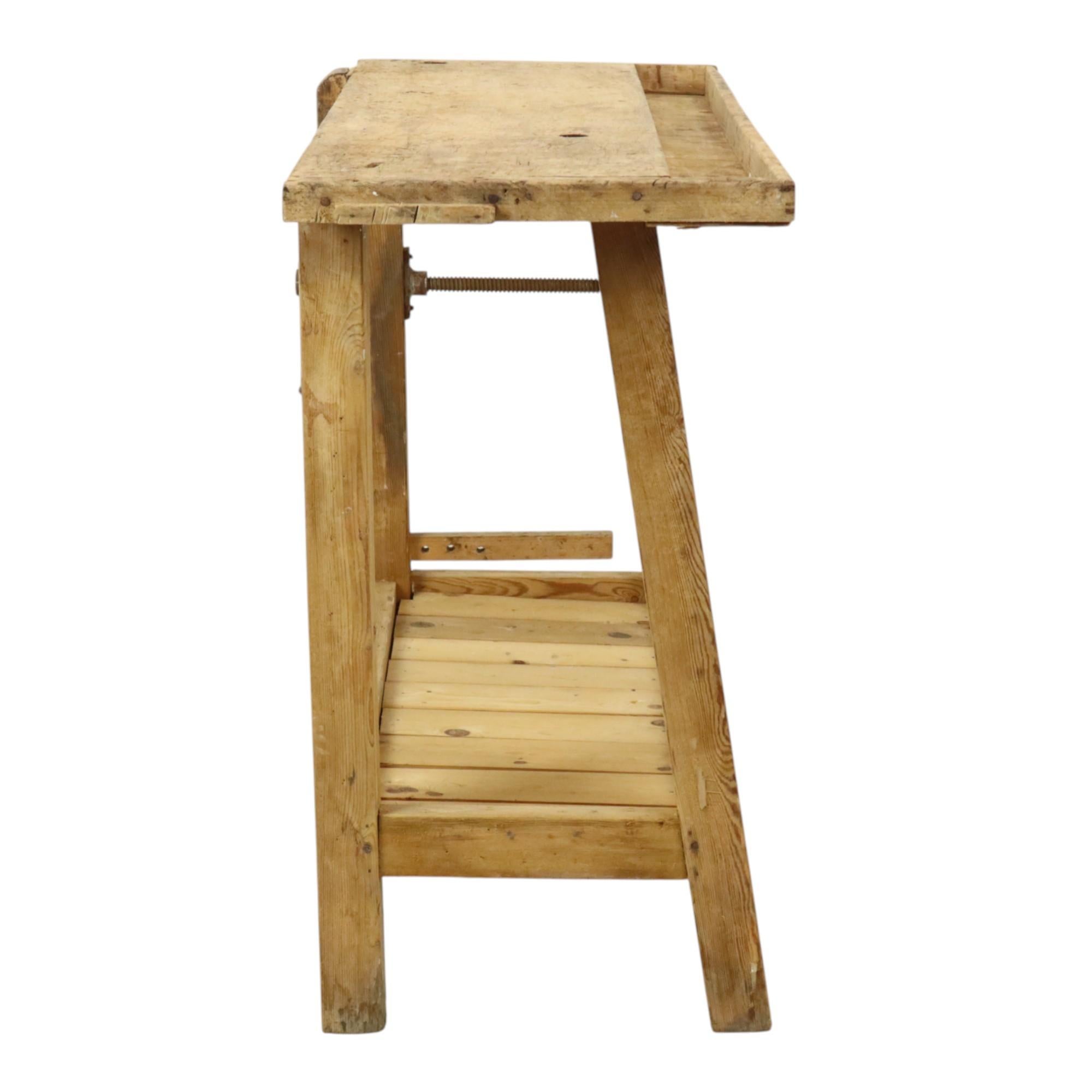 Antico banco da lavoro industriale in legno massiccio di 116 cm in vendita 3