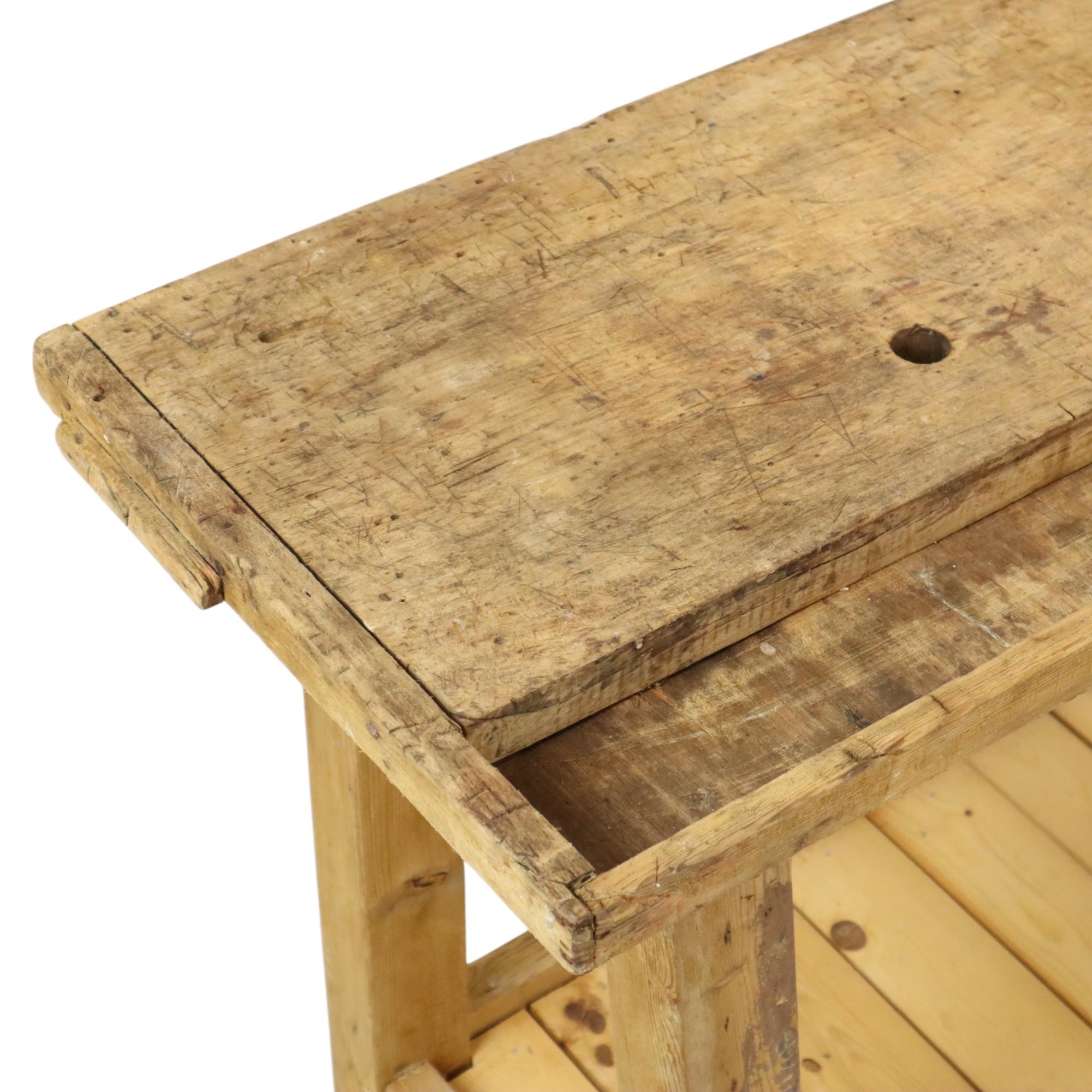 Antico banco da lavoro industriale in legno massiccio di 116 cm in vendita 6