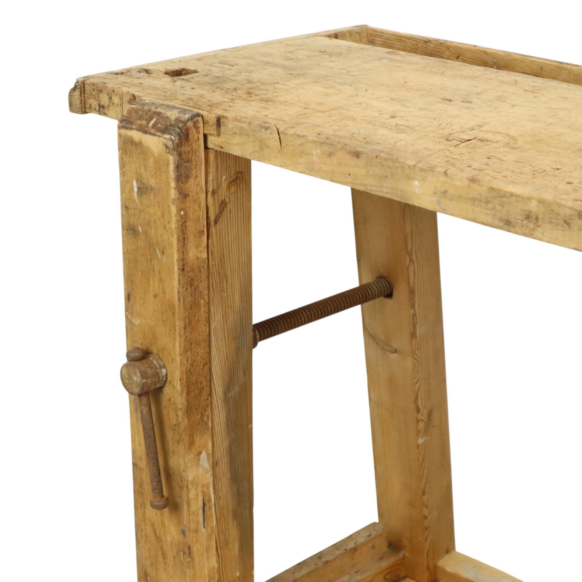 XX secolo Antico banco da lavoro industriale in legno massiccio di 116 cm in vendita