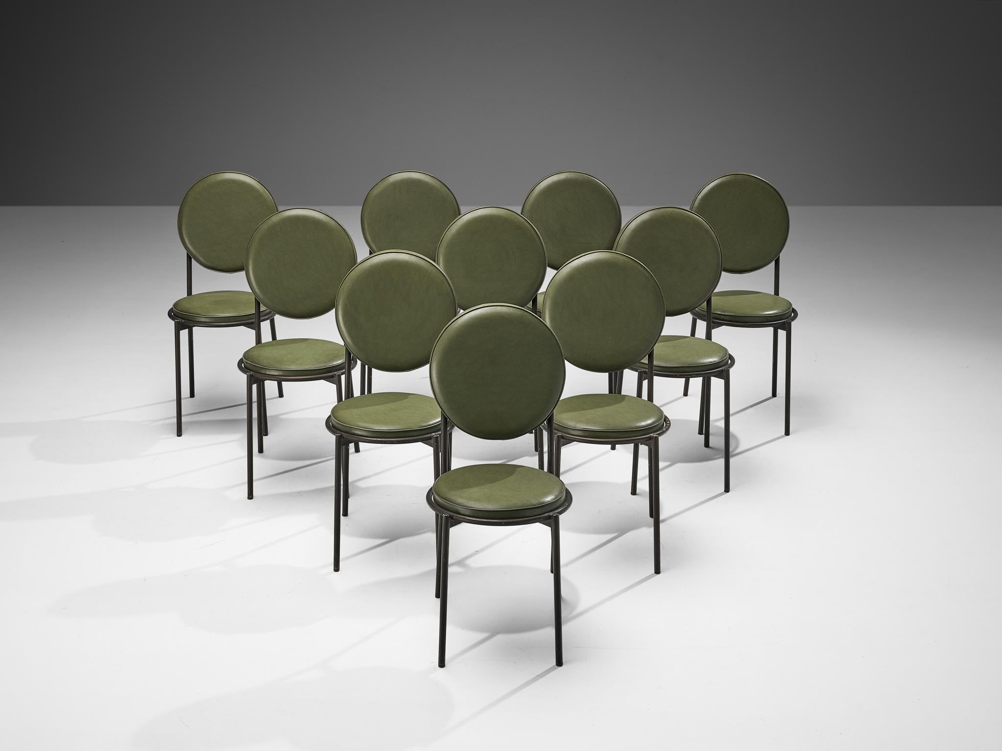 Ensemble caractéristique italien de dix chaises de salle à manger en cuir vert olive  en vente 5