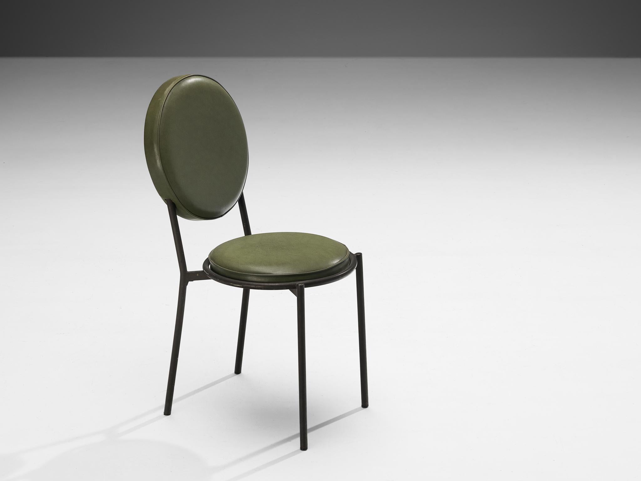 Ensemble caractéristique italien de dix chaises de salle à manger en cuir vert olive  en vente 6