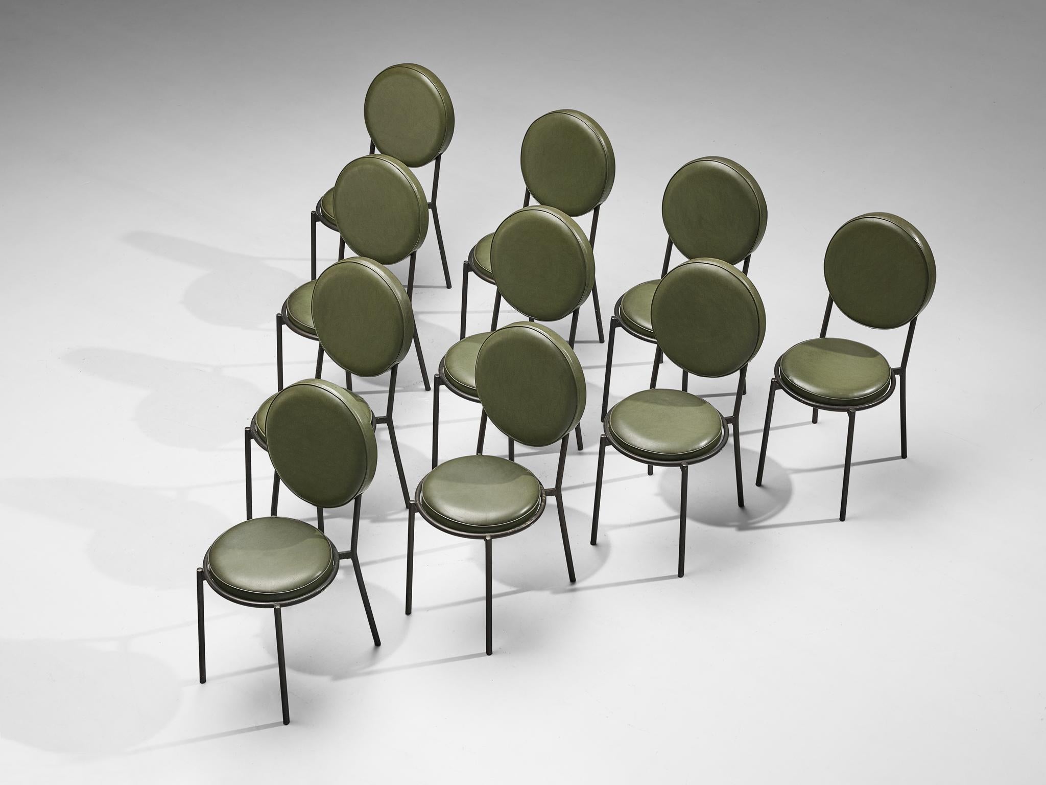 Ensemble de dix chaises de salle à manger, cuir, métal enduit, Italie, années 1970

Ces chaises de salle à manger exceptionnelles présentent un design artistique remarquable caractérisé par des formes exquises disposées dans une composition