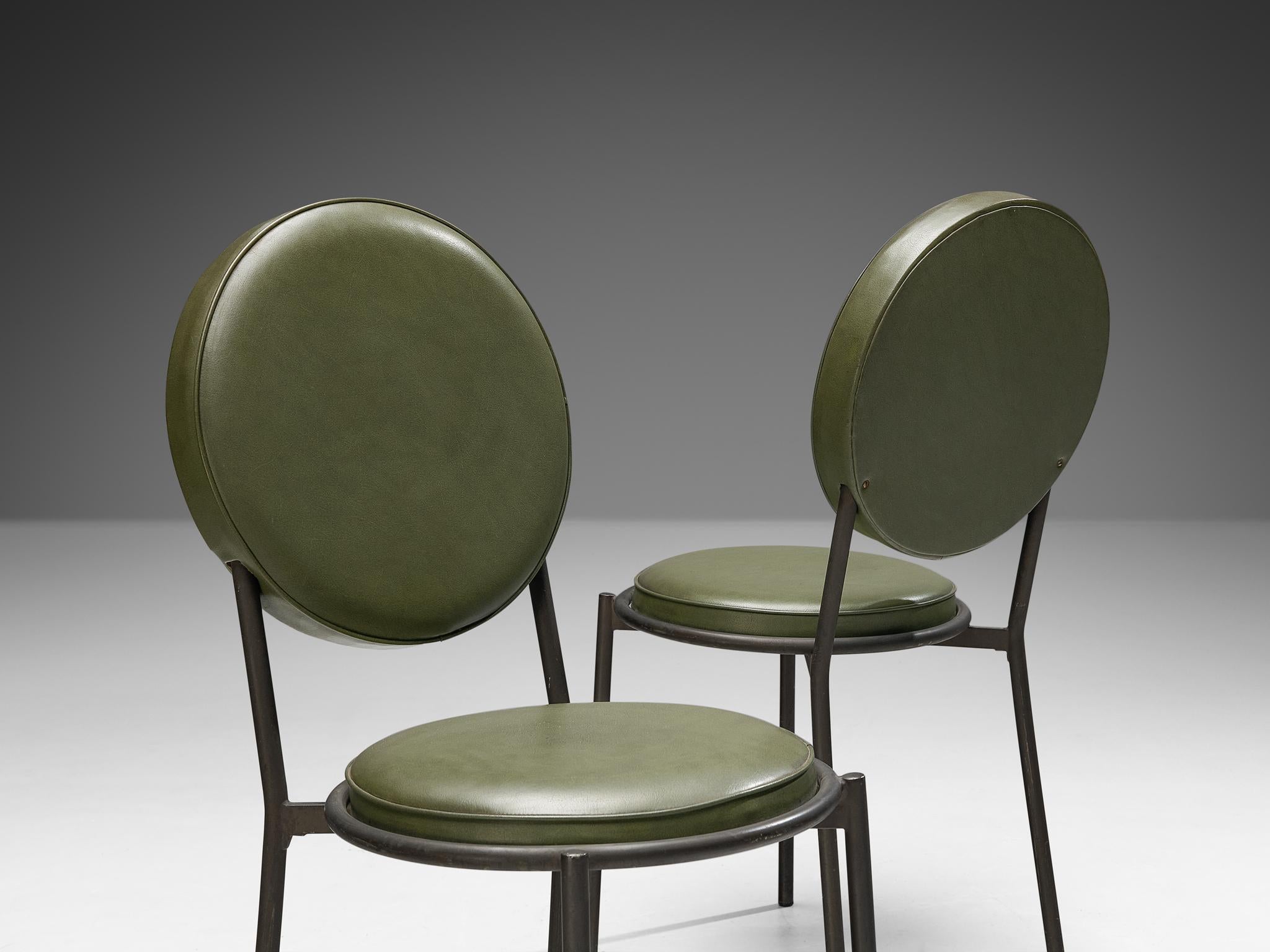 Characteristic Italian Set of Ten Dining Chairs in Olive Green Leather  In Good Condition For Sale In Waalwijk, NL