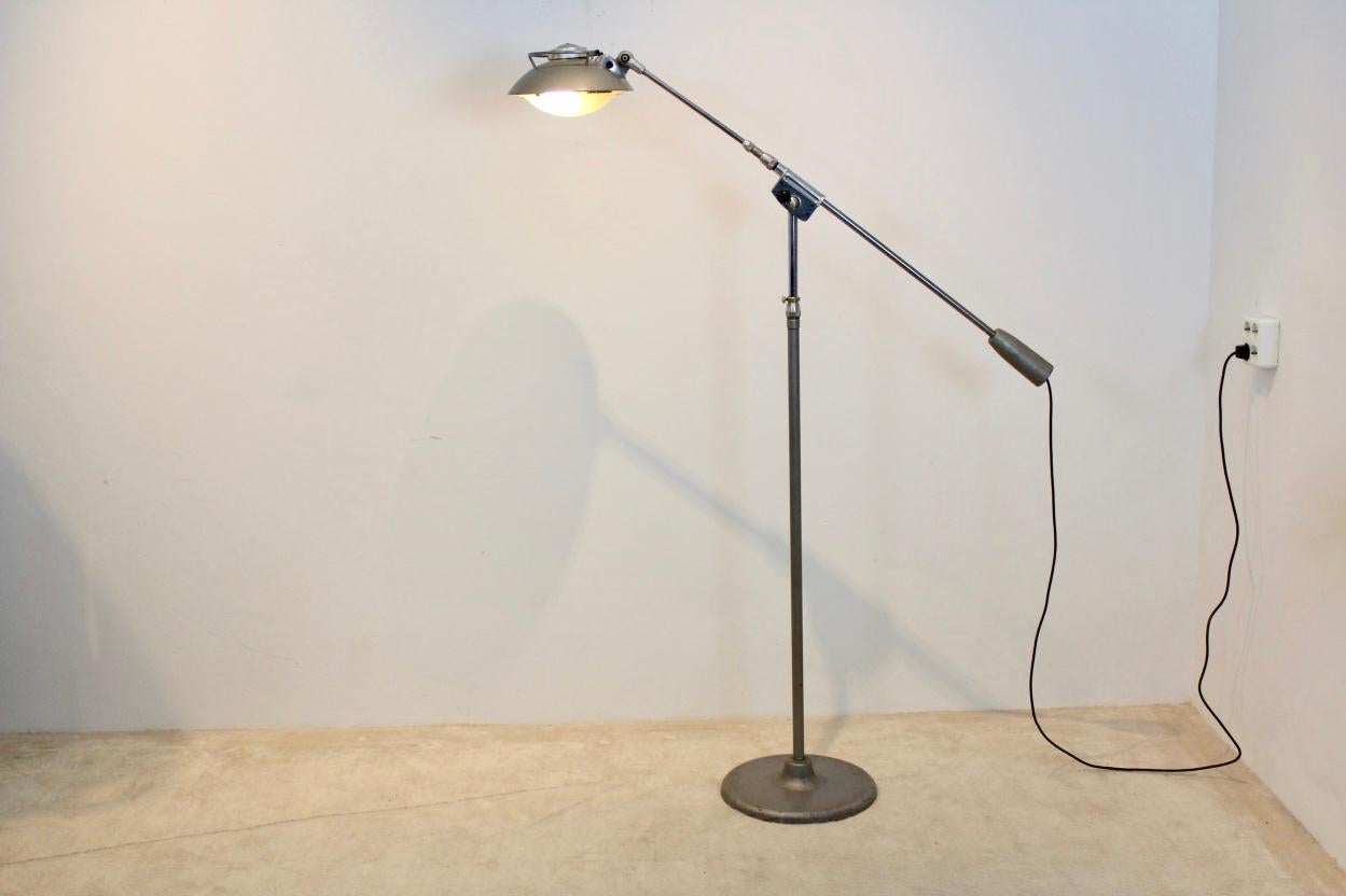 French Characteristic ‘Model 219S’ Industrial Floor Lamp by Louis Ferdinand Solère For Sale