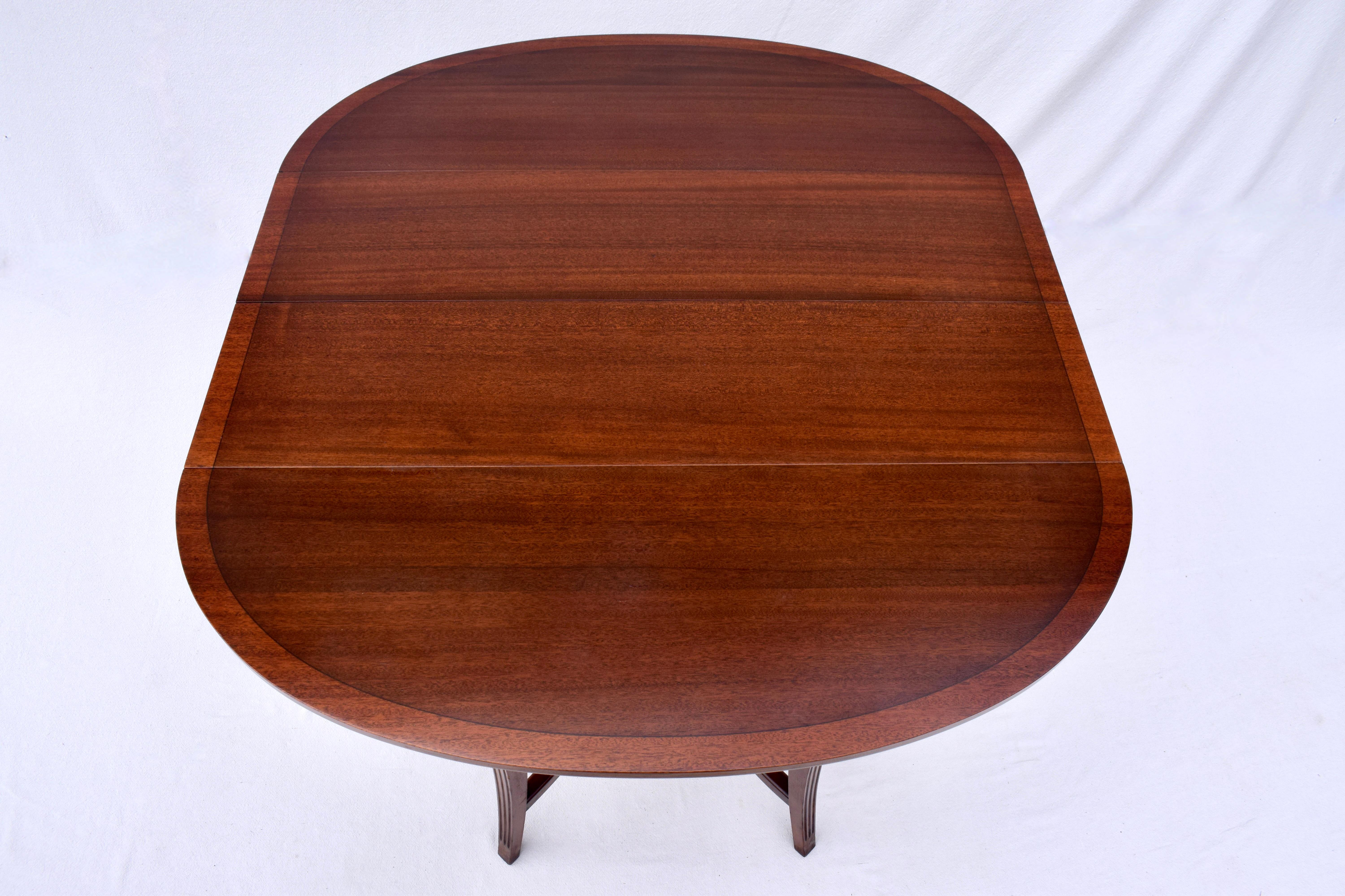 Charak Danbury Mahogany Drop Leaf Dining Table In Good Condition For Sale In Southampton, NJ