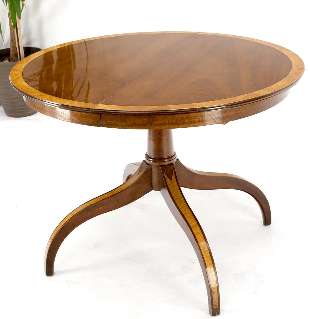 Charak Lacquered Mahogany Banded Round Dining Table w/ 2 Leaves Inlaid Legs Mint For Sale 3
