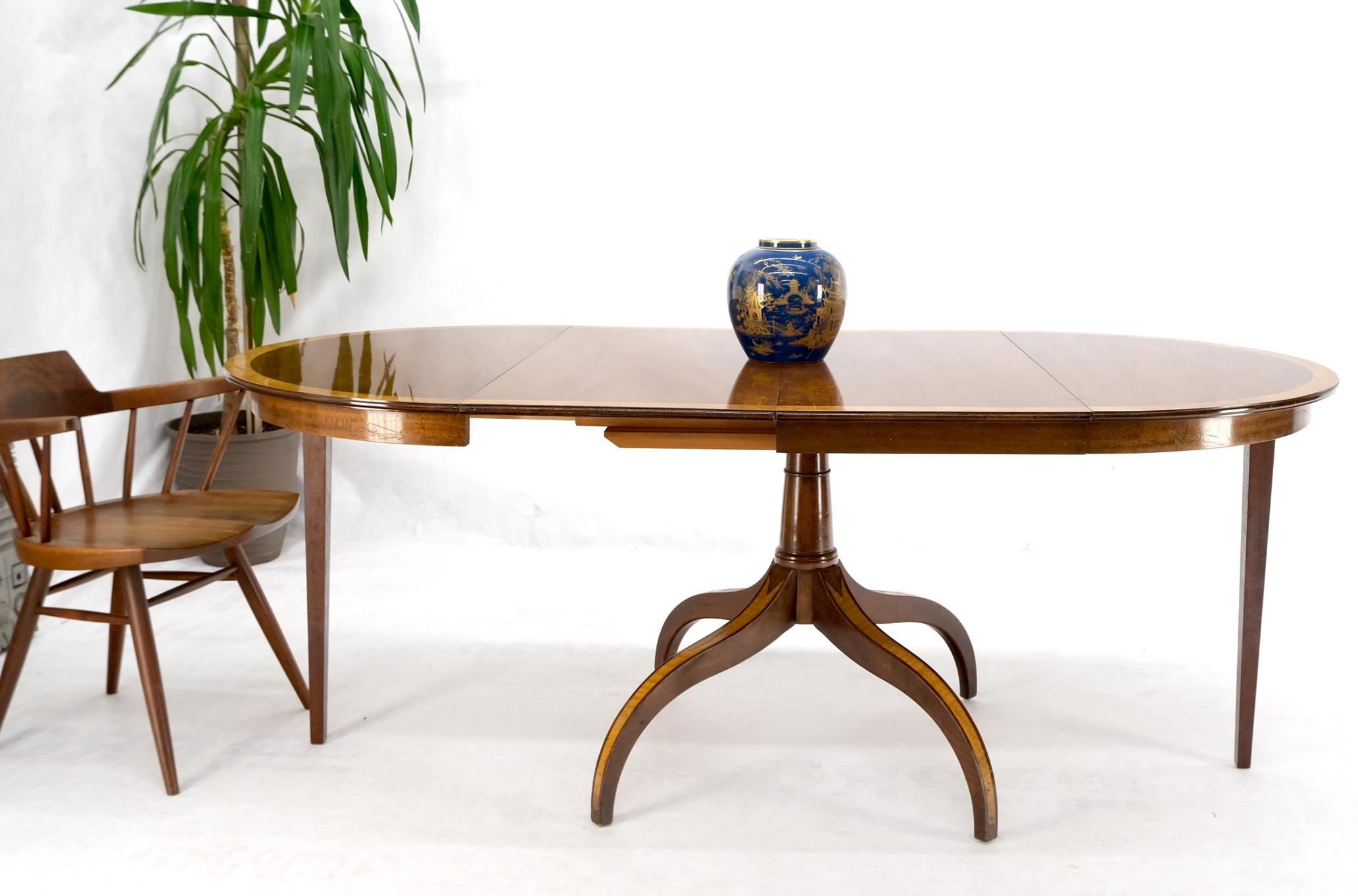 Charak Lacquered Mahogany Banded Round Dining Table w/ 2 Leaves Inlaid Legs Mint For Sale 5