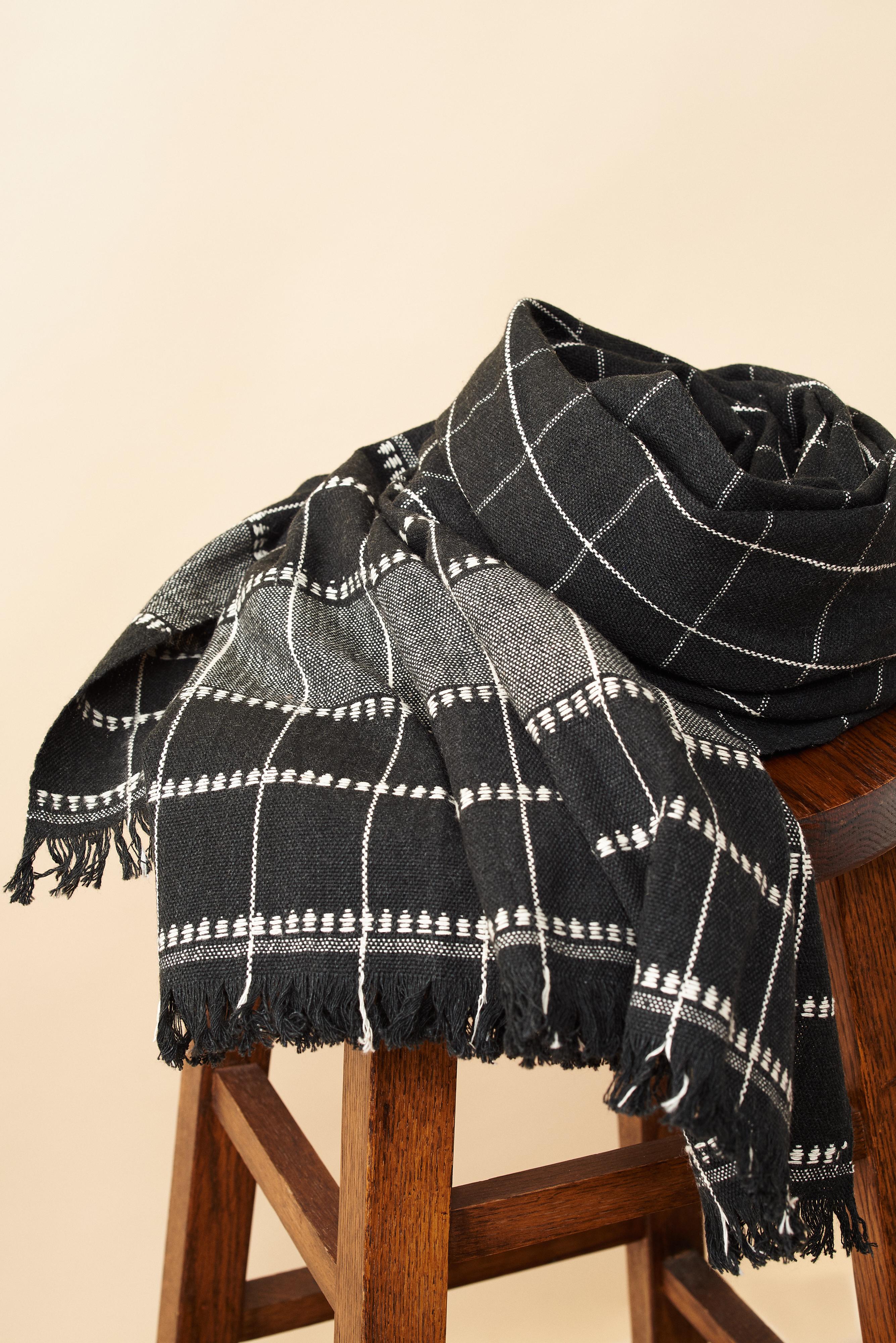 Charco  Handloom Throw / Blanket , Charcoal Black Organic Cotton Checks Pattern  For Sale 6